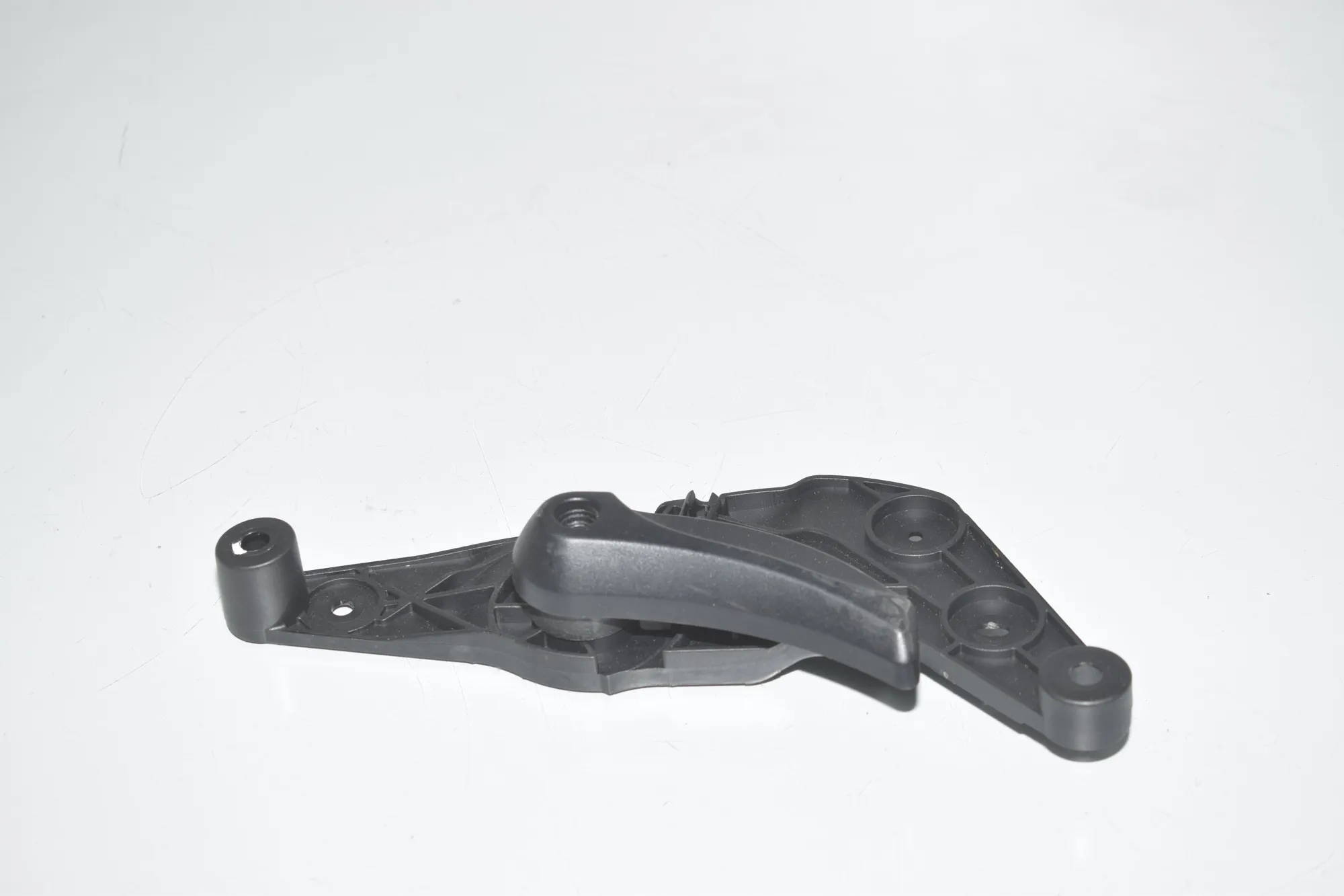 Bonnet Release Handle – OEM 9114002 · BMW 5 (F10) M5 2015 – 2