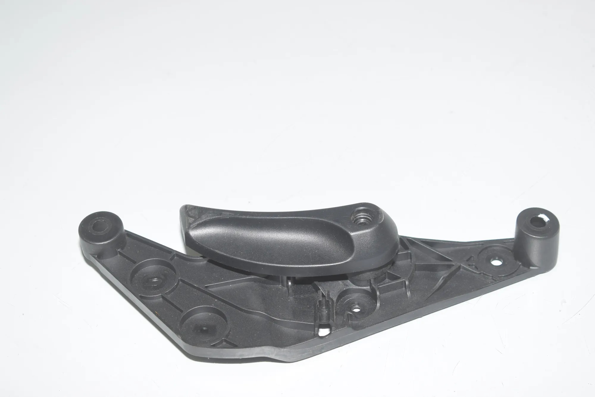 Bonnet Release Handle – OEM 9114002 · BMW 5 (F10) M5 2015 – 5