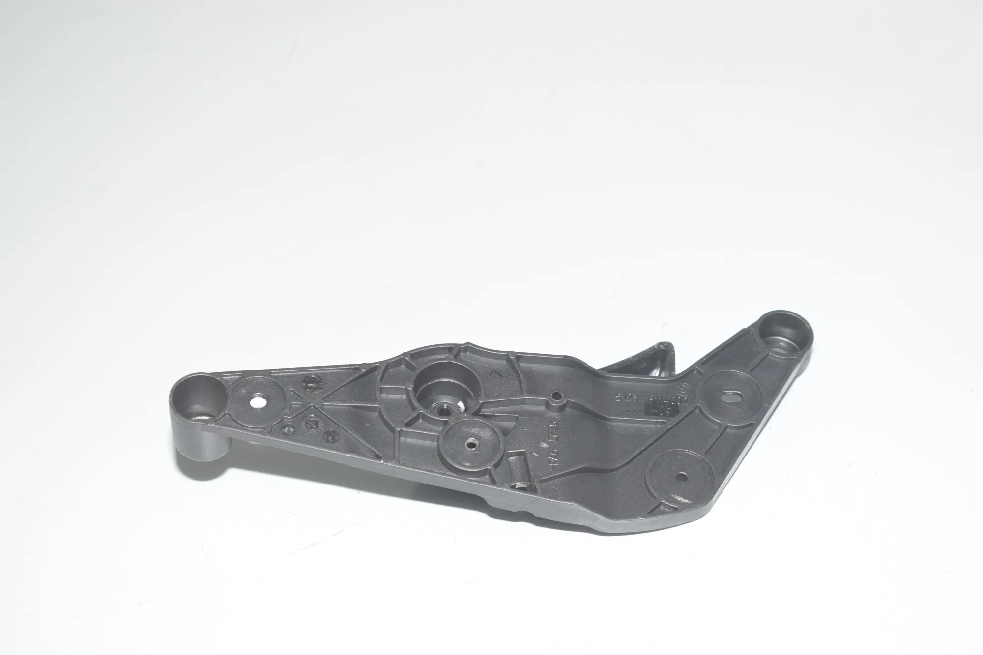 Bonnet Release Handle – OEM 9114002 · BMW 5 (F10) M5 2015 – 3