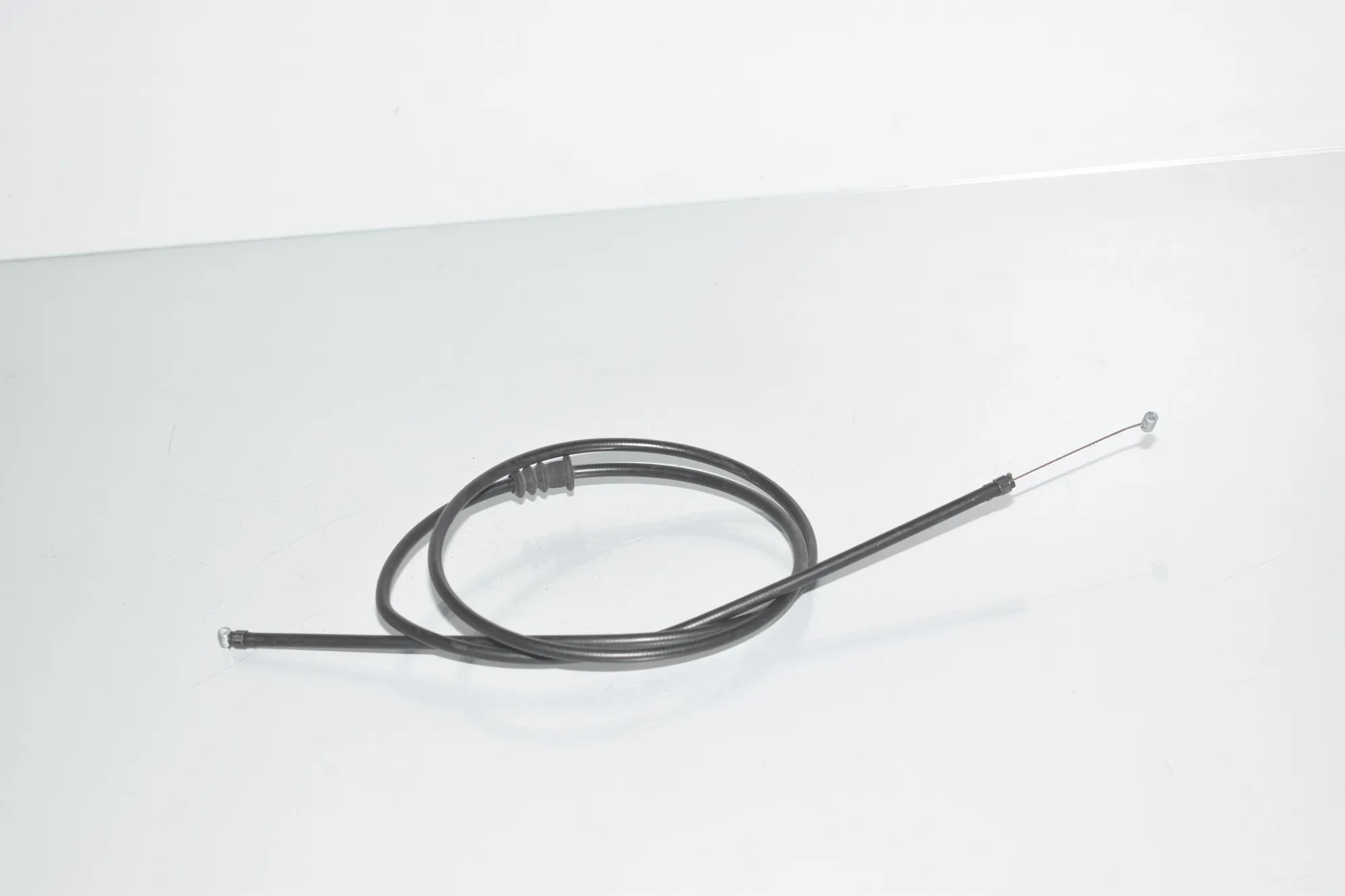 Bonnet Lock Cable – OEM 7255801 · BMW 5 (F10) M5 2015 – 4