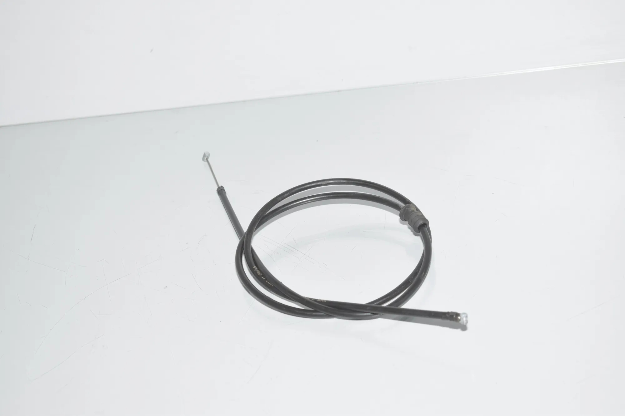 Bonnet Lock Cable – OEM 7255801 · BMW 5 (F10) M5 2015 – 2
