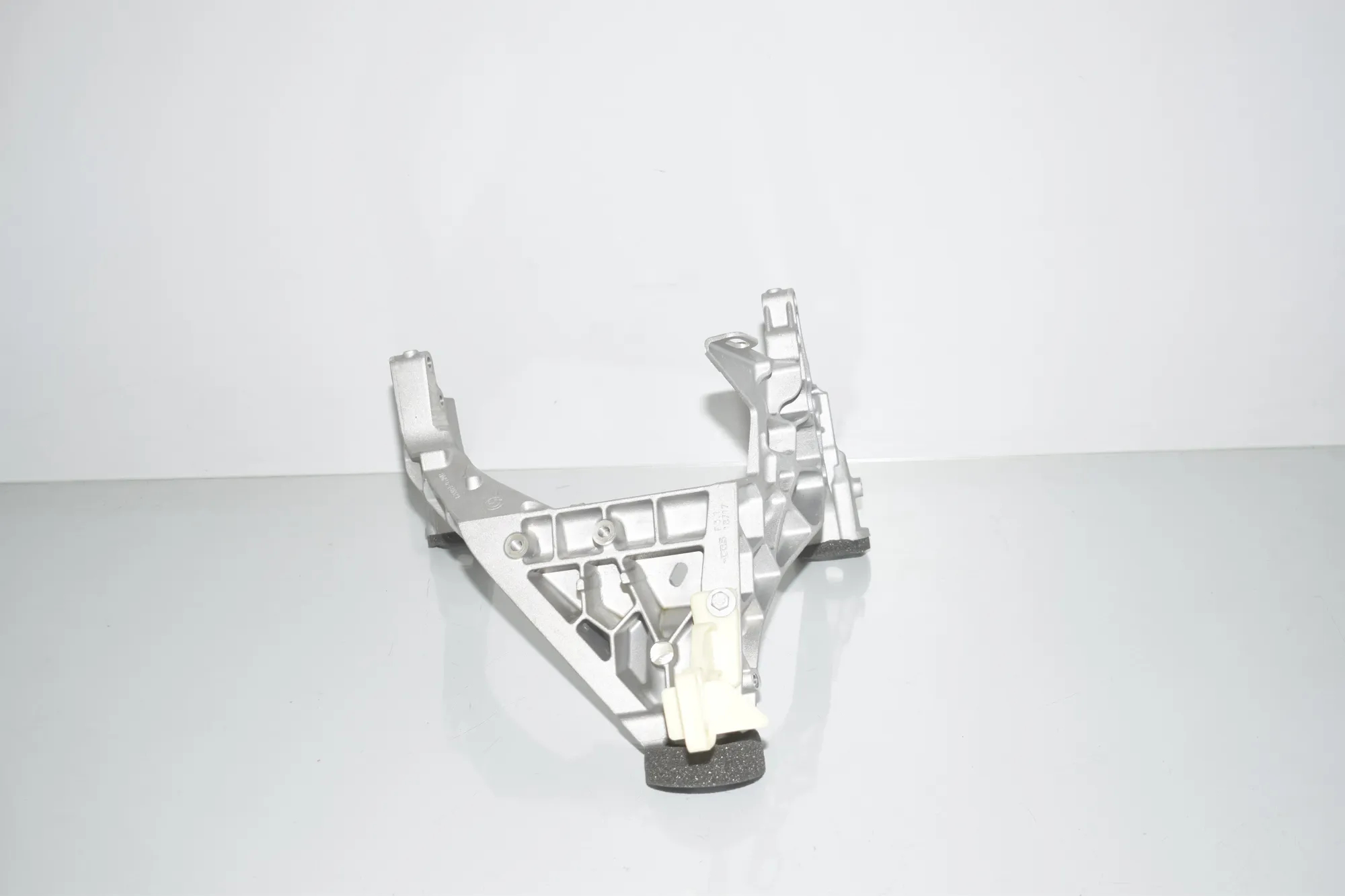 Other Body Parts – OEM 6140829 · BMW 5 (F10) M5 2015