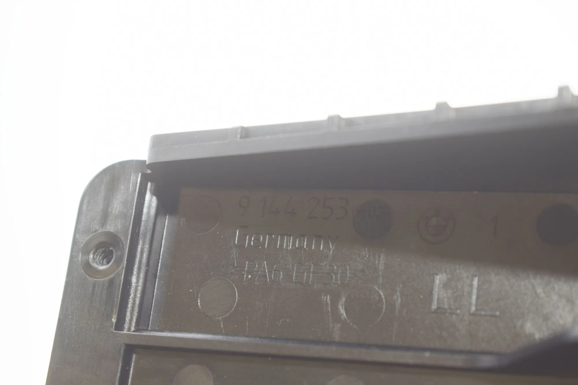 Bracket – OEM 9144253 · BMW 5 (F10) M5 2015 – 5