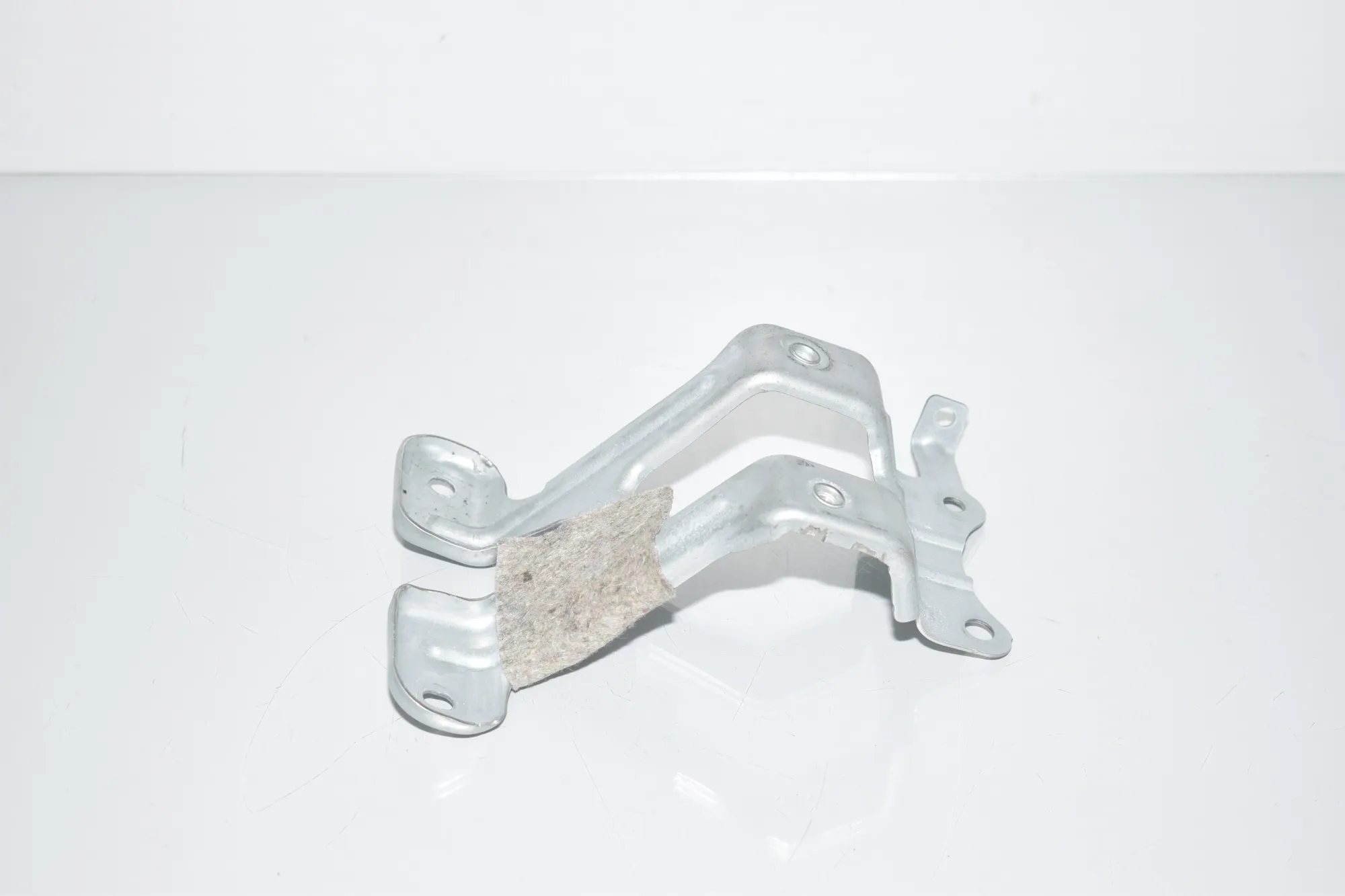 Bracket – OEM 9171542 · BMW 5 (F10) M5 2015