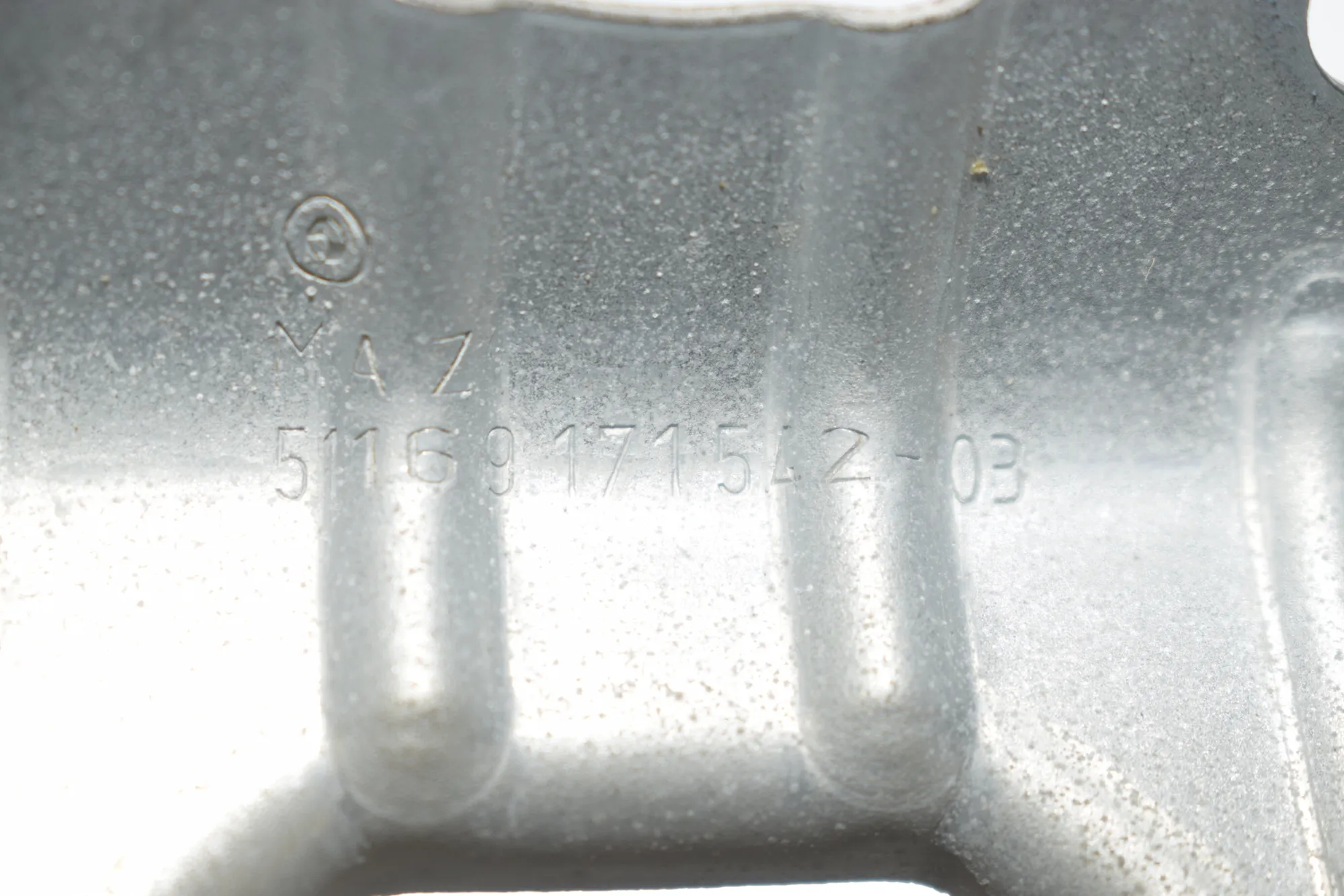 Bracket – OEM 9171542 · BMW 5 (F10) M5 2015 – 5