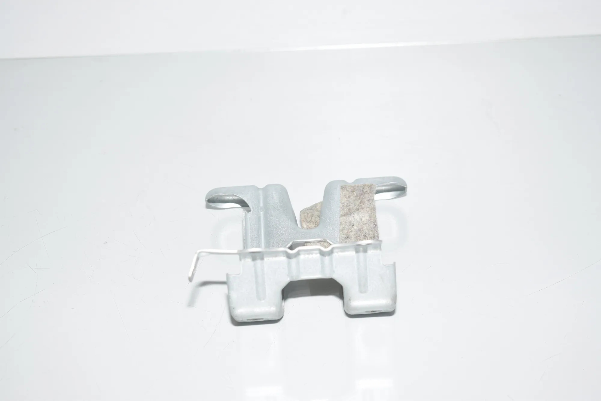 Bracket – OEM 9171542 · BMW 5 (F10) M5 2015 – 3