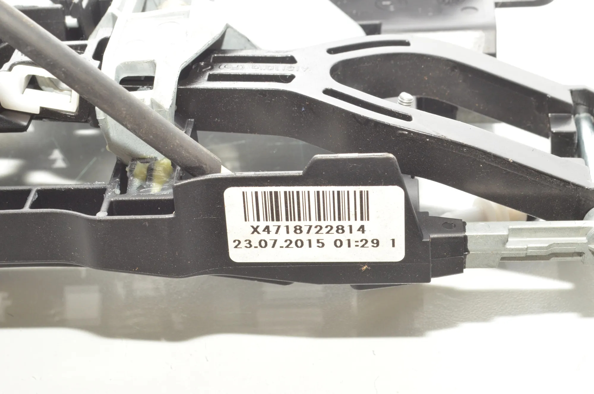 Rear Right Door Interior Handle Frame – OEM 7187228 · BMW 5 (F10) M5 2015 – 5