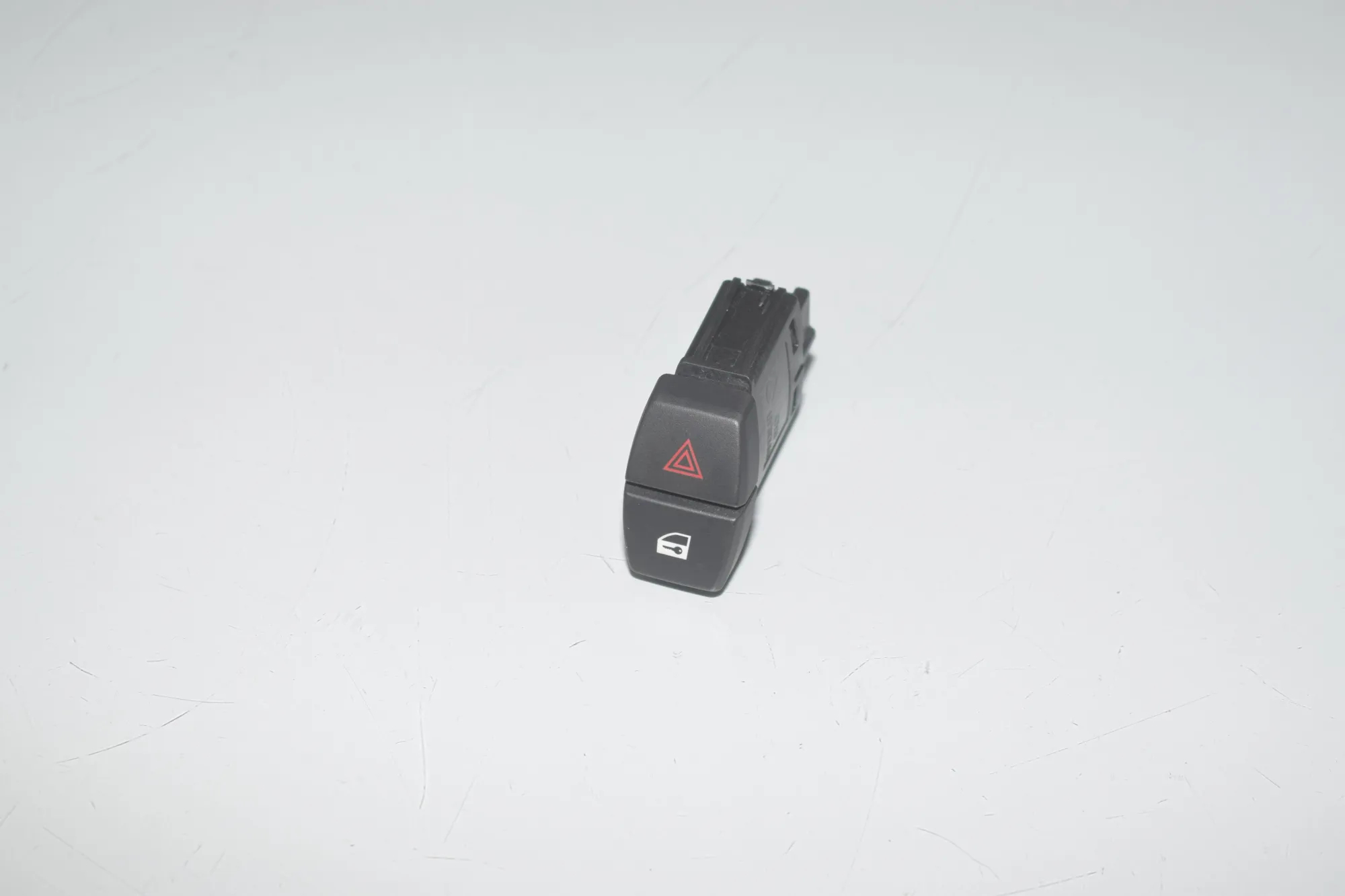 Hazard Button – OEM 9161896 · BMW 5 (F10) M5 2015 – 2