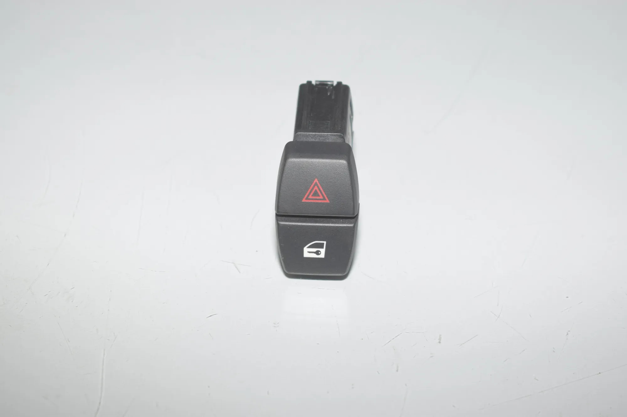 Hazard Button – OEM 9161896 · BMW 5 (F10) M5 2015
