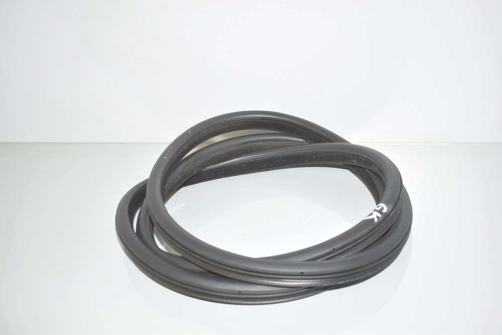 Rear Left Door Seal Rubber – OEM 7182287 · BMW 5 (F10) M5 2015 – 2