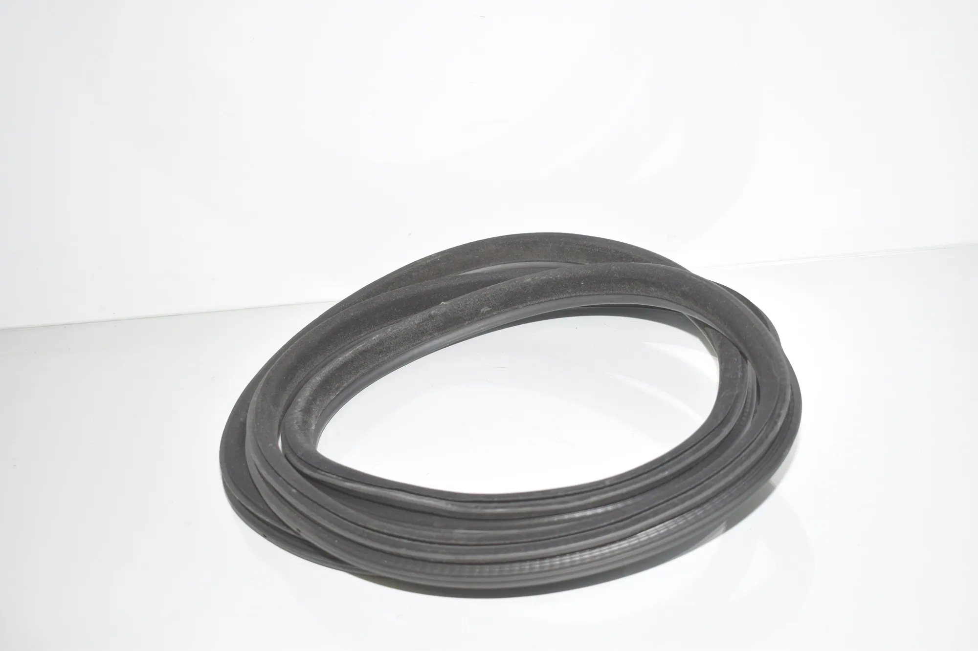 Rear Left Door Seal Rubber – OEM 7182287 · BMW 5 (F10) M5 2015 – 3
