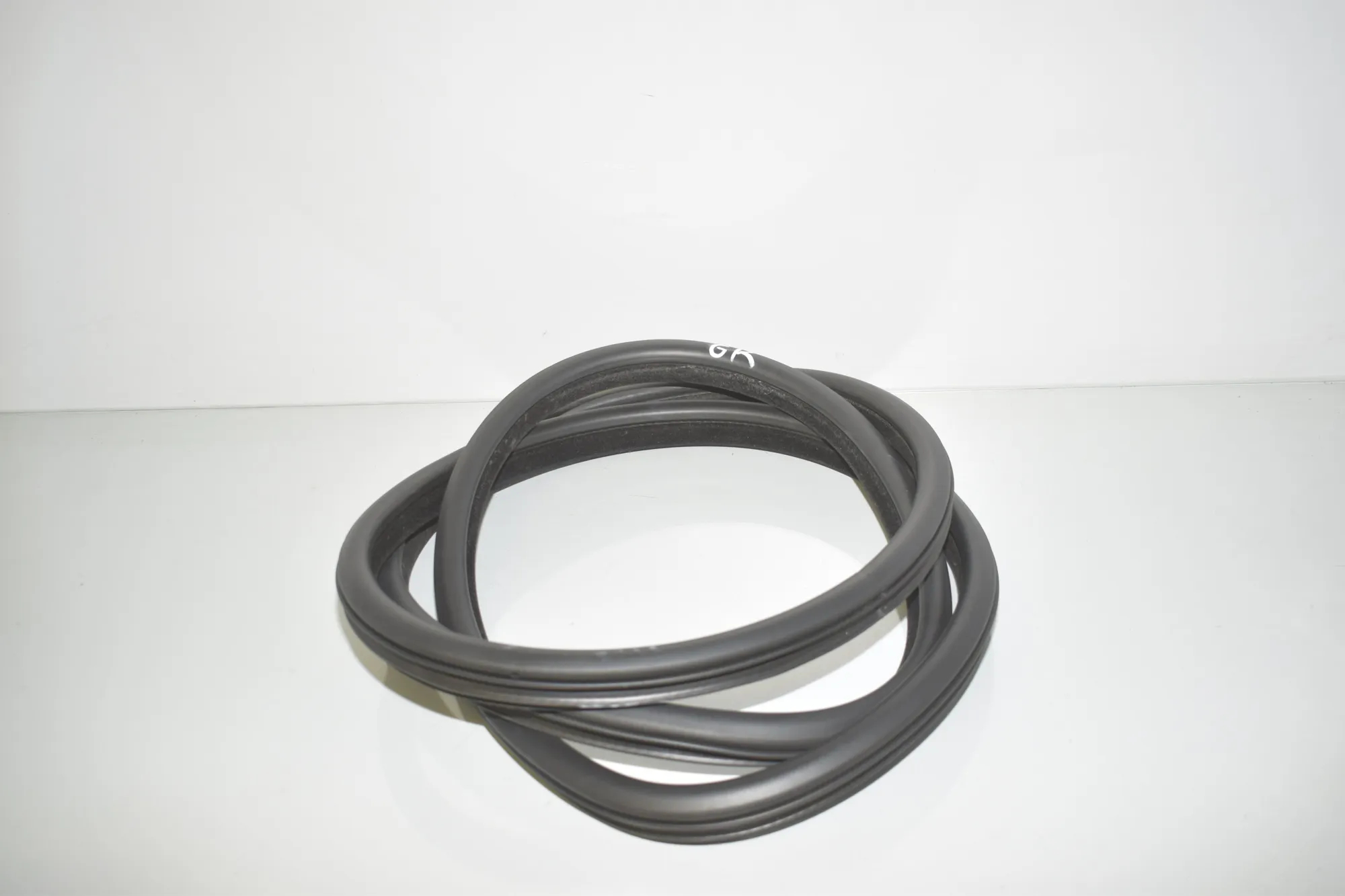 Rear Left Door Seal Rubber – OEM 7182287 · BMW 5 (F10) M5 2015
