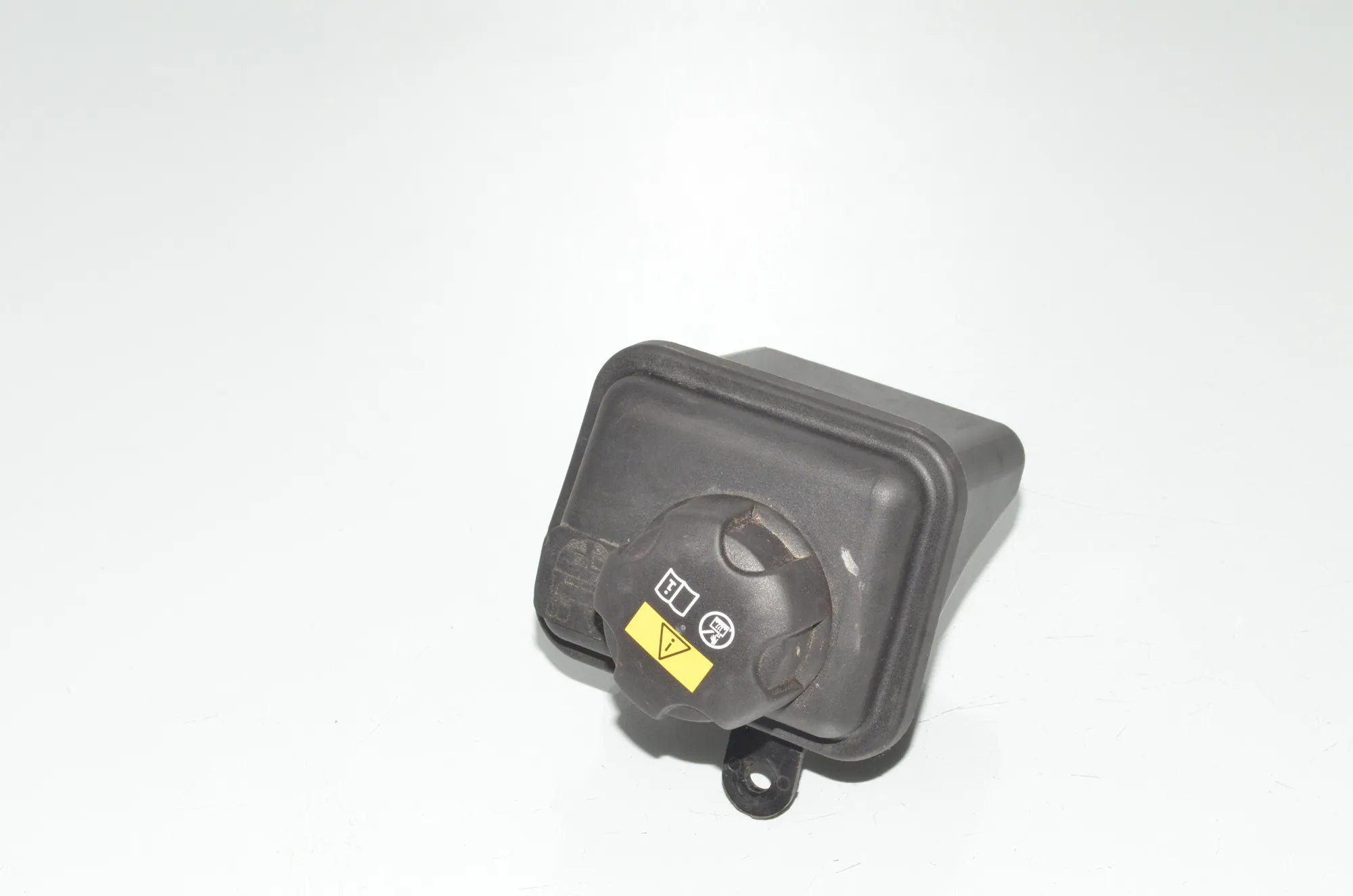 Expansion Tank – OEM 2284880 · BMW 5 (F10) M5 2015 – 4