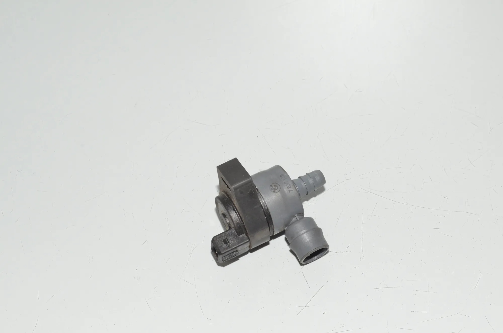 Solenoid Valve – OEM 7636149 · BMW 5 (F10) M5 2015 – 3