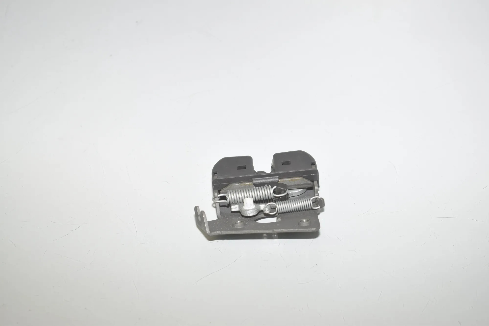 Rear Seat Backrest Lock – OEM 7112863 · BMW 5 (F10) M5 2015 – 2