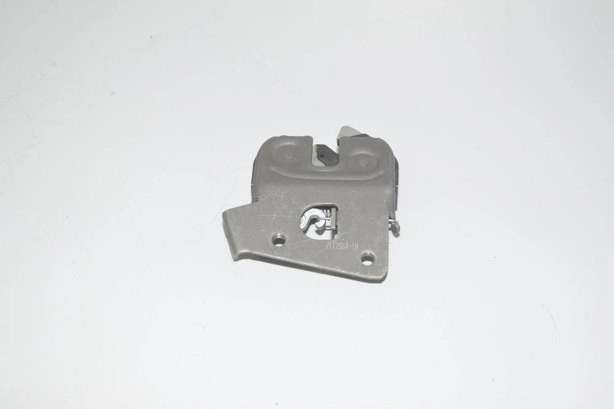 Rear Seat Backrest Lock – OEM 7112864 · BMW 5 (F10) M5 2015