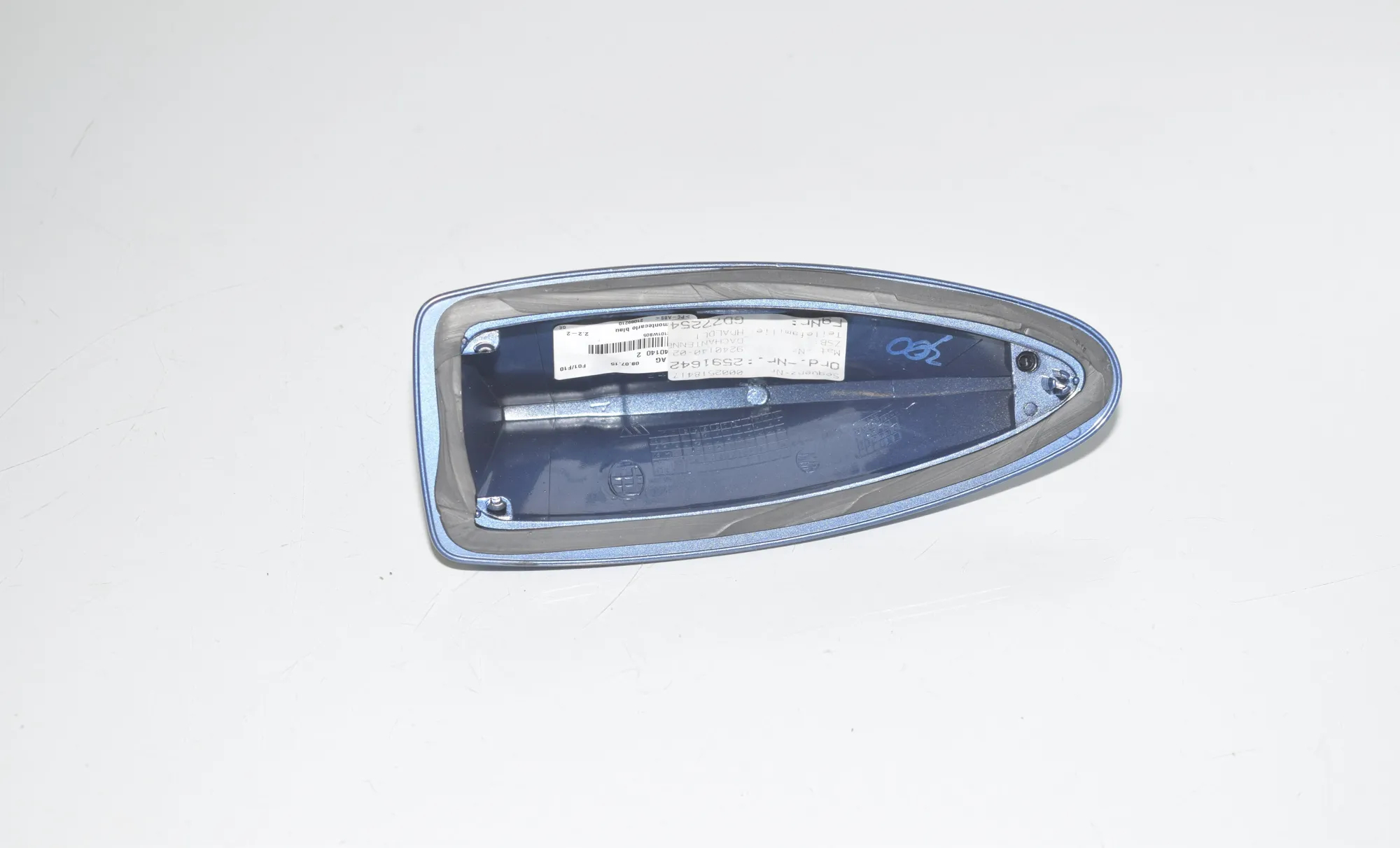 Antenna Trim – OEM 9240140 · BMW 5 (F10) M5 2015 – 4