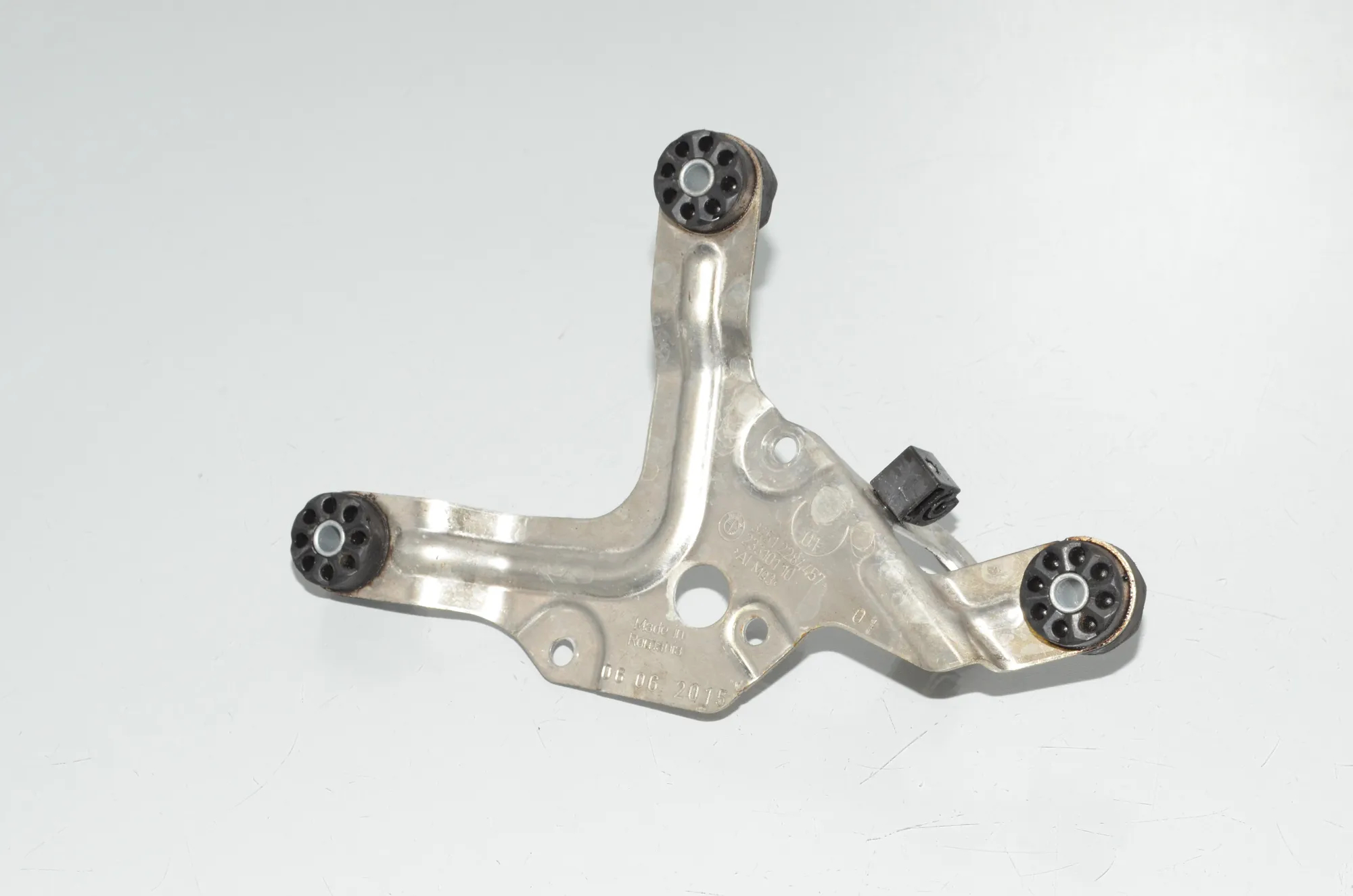 ABS Pump Holder – OEM 2284457 · BMW 5 (F10) M5 2015 – 4