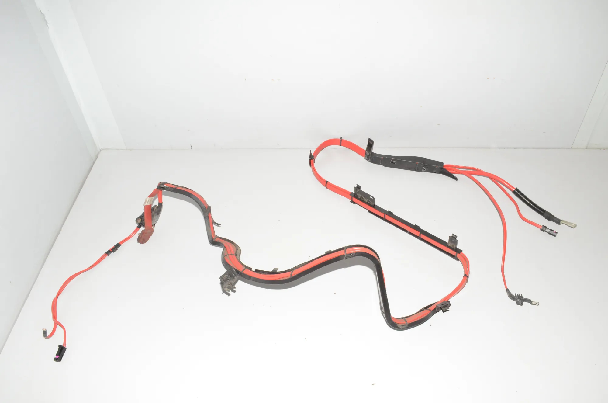 Positive Battery Cable – OEM 9348284 · BMW 5 (F10) M5 2015 – 3