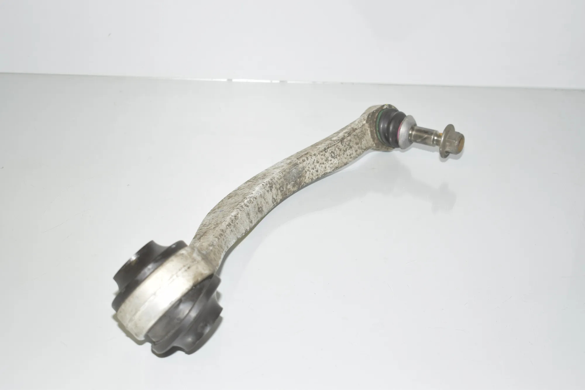 Front Right Curved Control Arm – OEM 2284976 · BMW 5 (F10) M5 2015 – 3