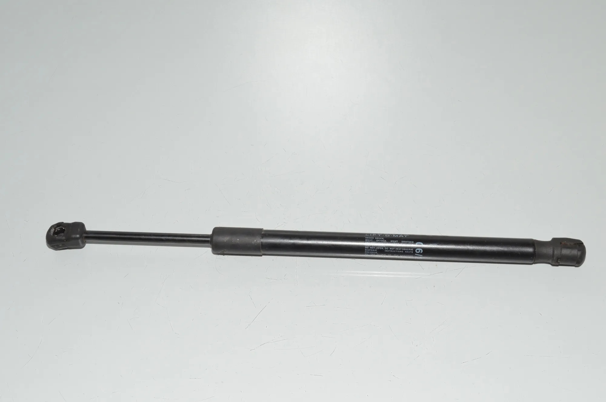 Front Right Bonnet Strut – OEM 0504600495N · BMW X6 (F16, F86) M 50 d 2016 – 4