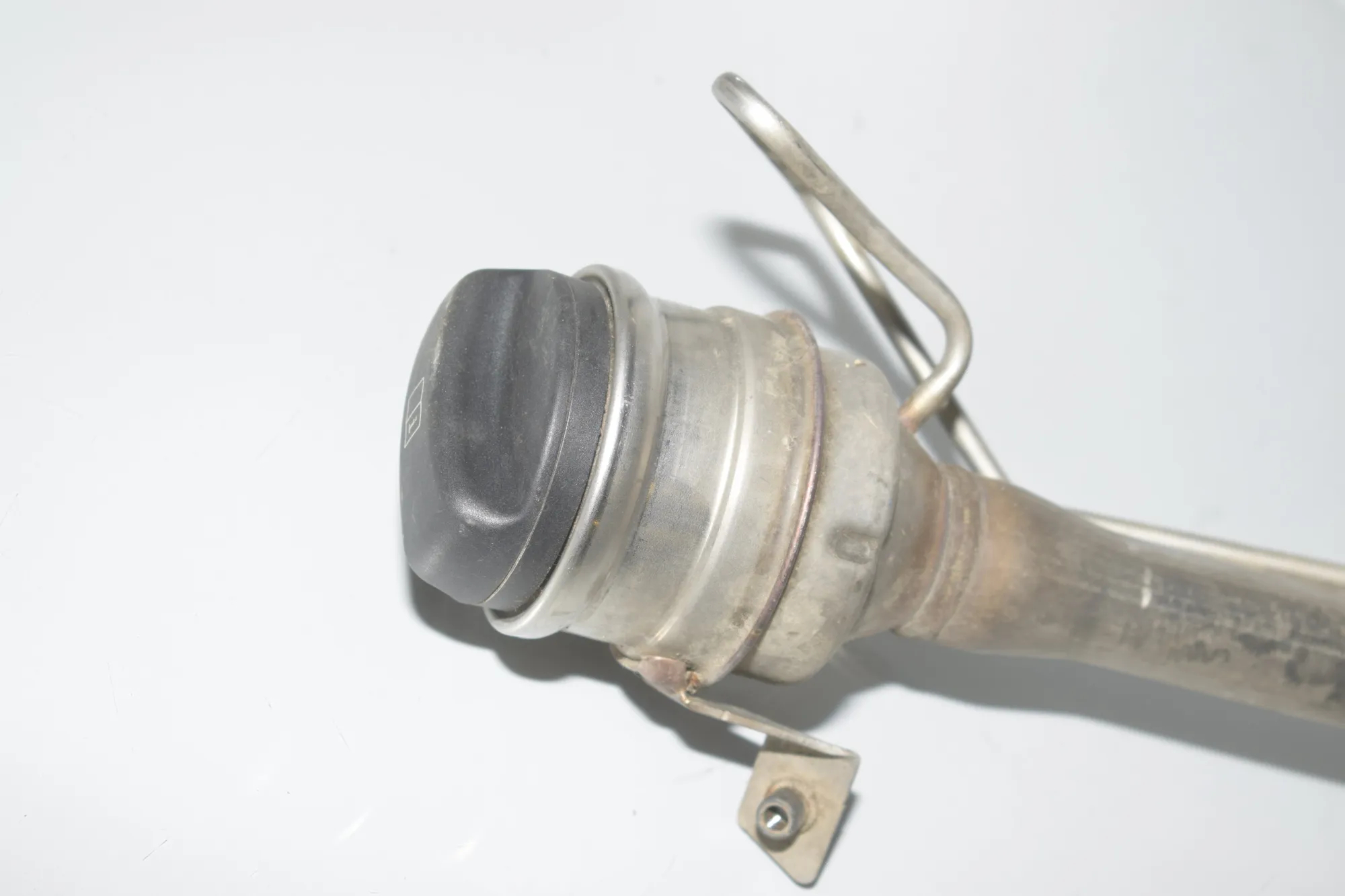 Fuel Tank Pipe – OEM 7303954 · BMW i3 (I01) BMW i3 (I01) Hybrid 2020 – 3
