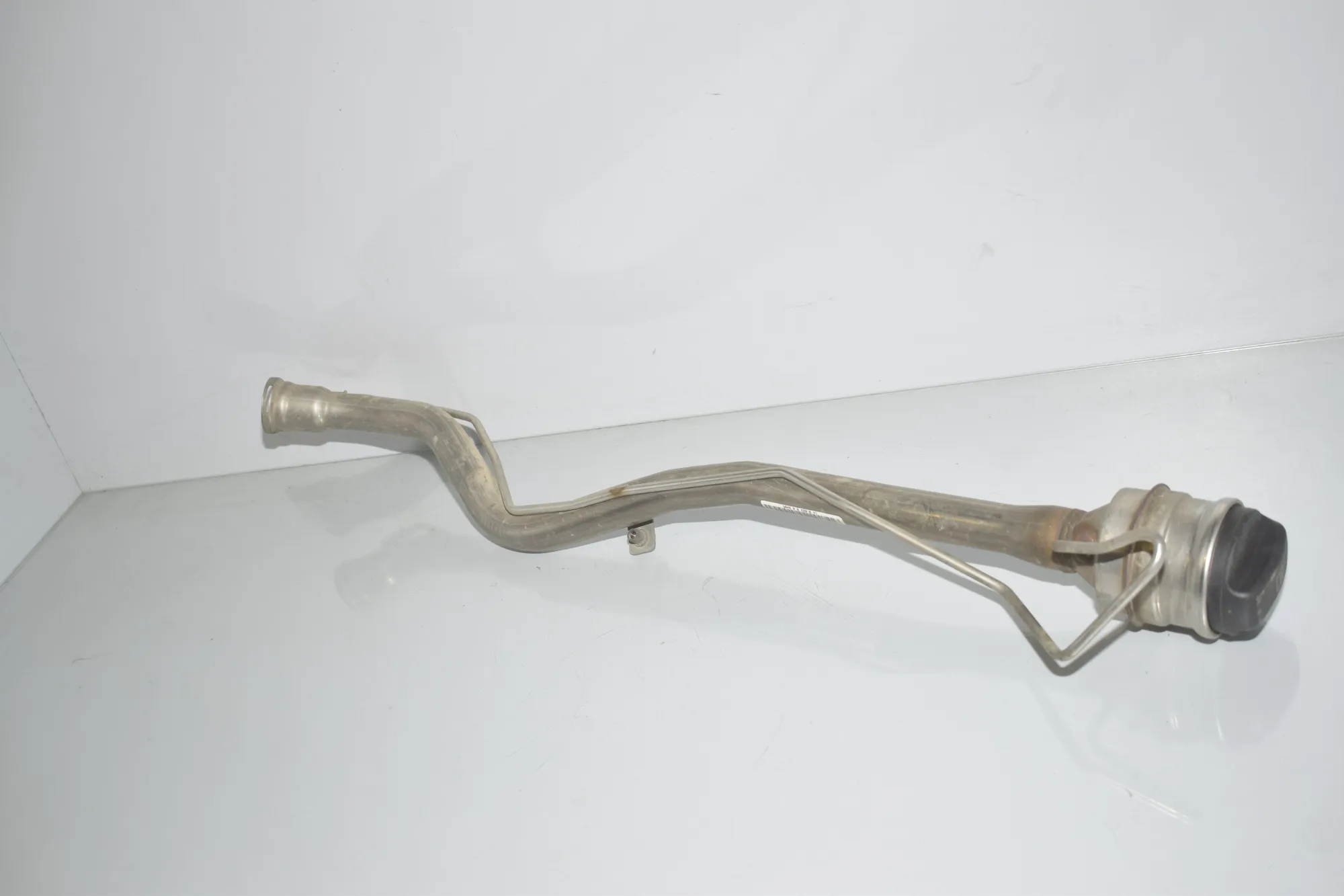 Fuel Tank Pipe – OEM 7303954 · BMW i3 (I01) BMW i3 (I01) Hybrid 2020 – 4