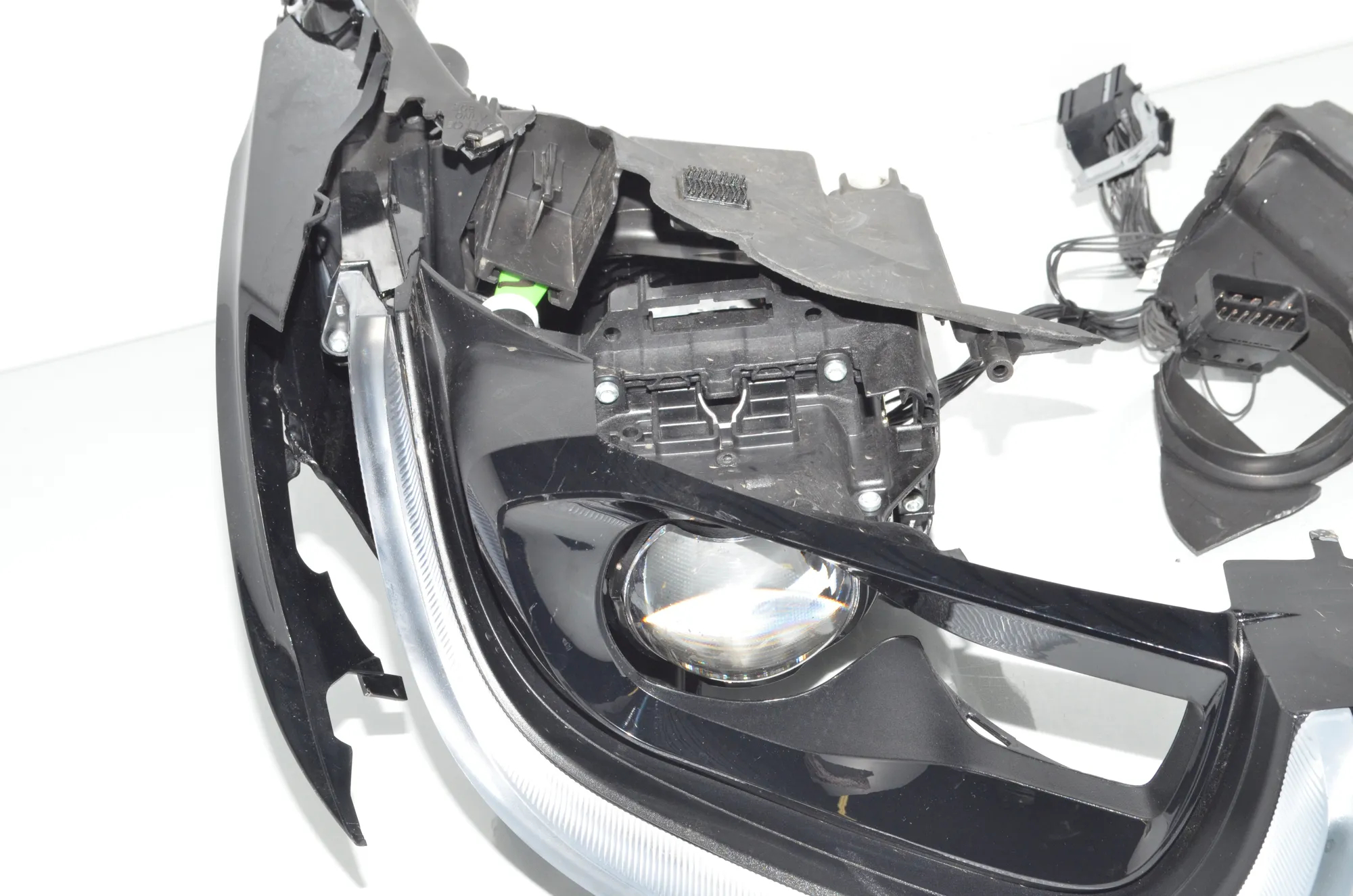 Front Right Headlight – OEM 8494338 · BMW i3 (I01) BMW i3 (I01) Electric 2022 – 7