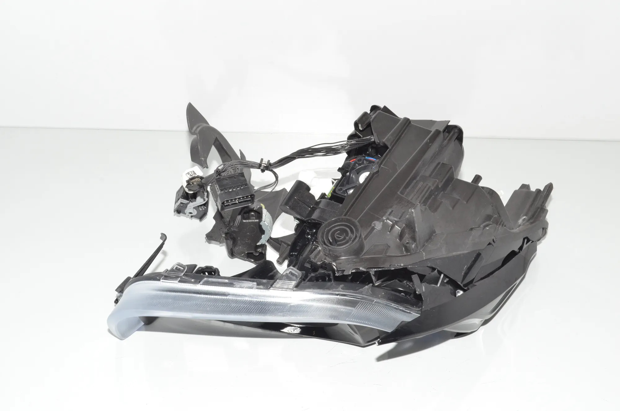 Front Right Headlight – OEM 8494338 · BMW i3 (I01) BMW i3 (I01) Electric 2022 – 3