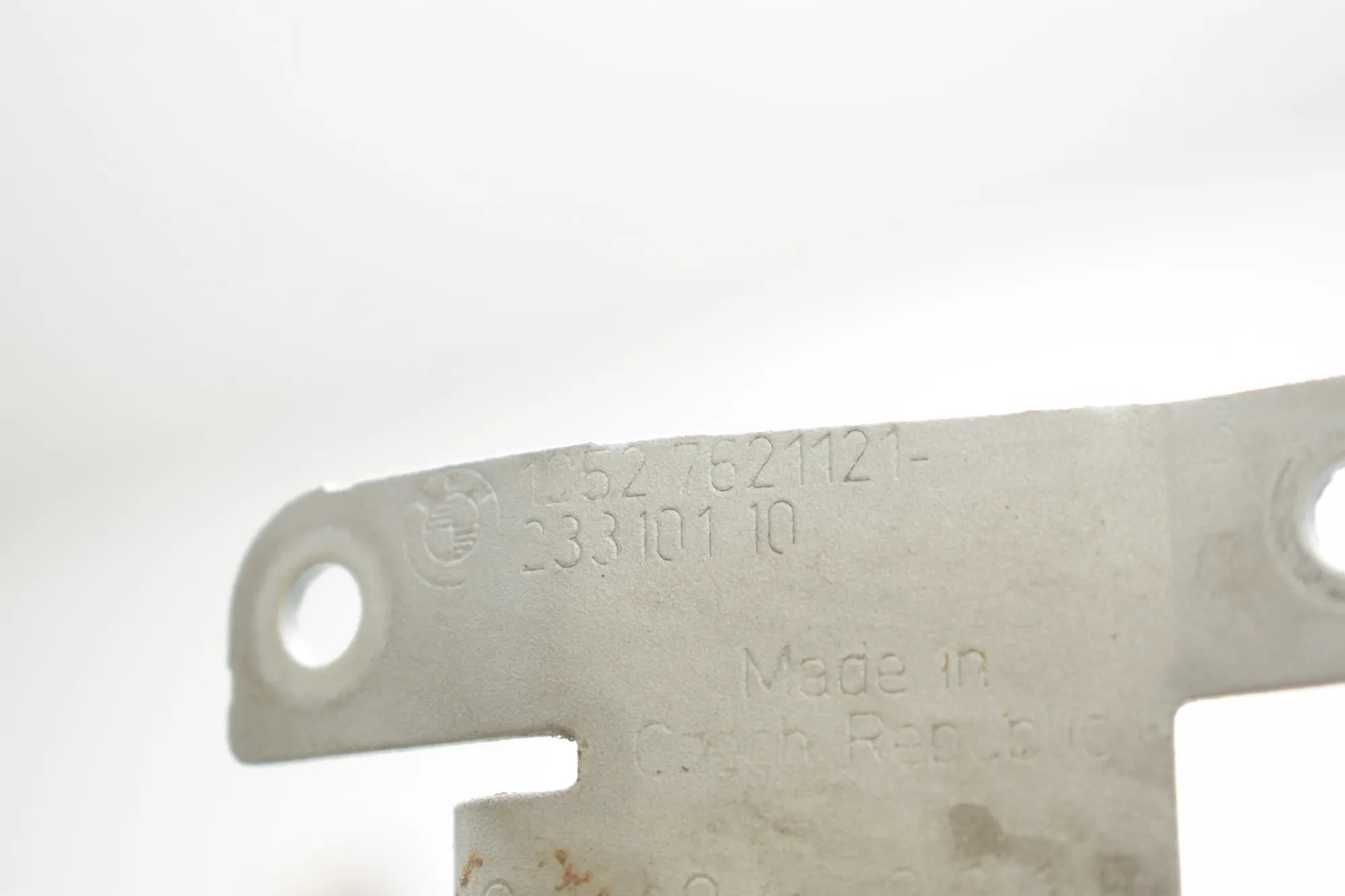 Bracket – OEM 7575460 · BMW 5 (F10) M5 2015 – 8