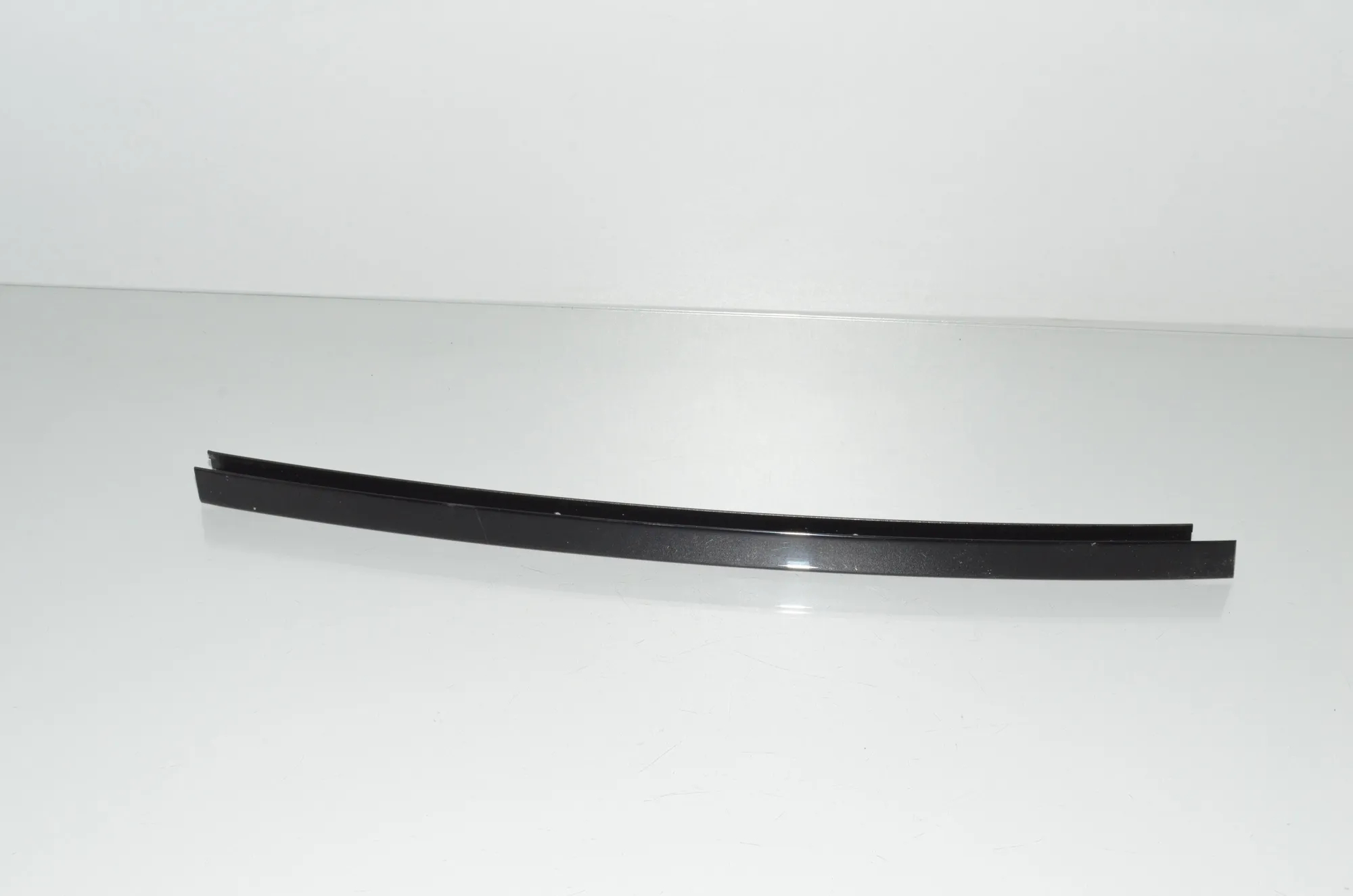 Rear Left Door Vertical Trim – OEM 2990885 · BMW X1 (E84) xDrive 20 i 2014 – 2