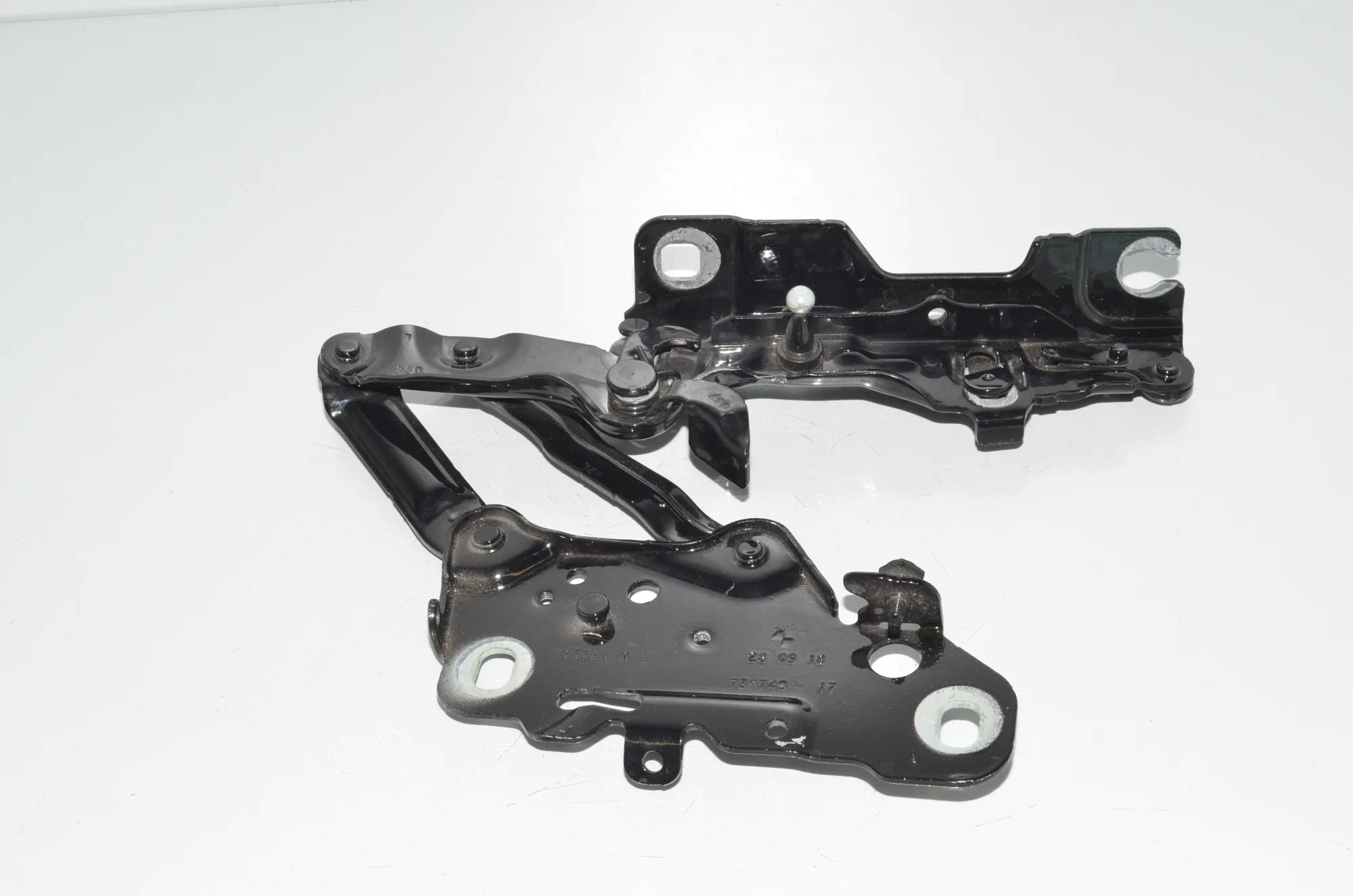 Front Left Bonnet Hinge – OEM 7397499 · BMW X3 (G01, F97) BMW X3 (G01, F97) xDrive 20 d 2019
