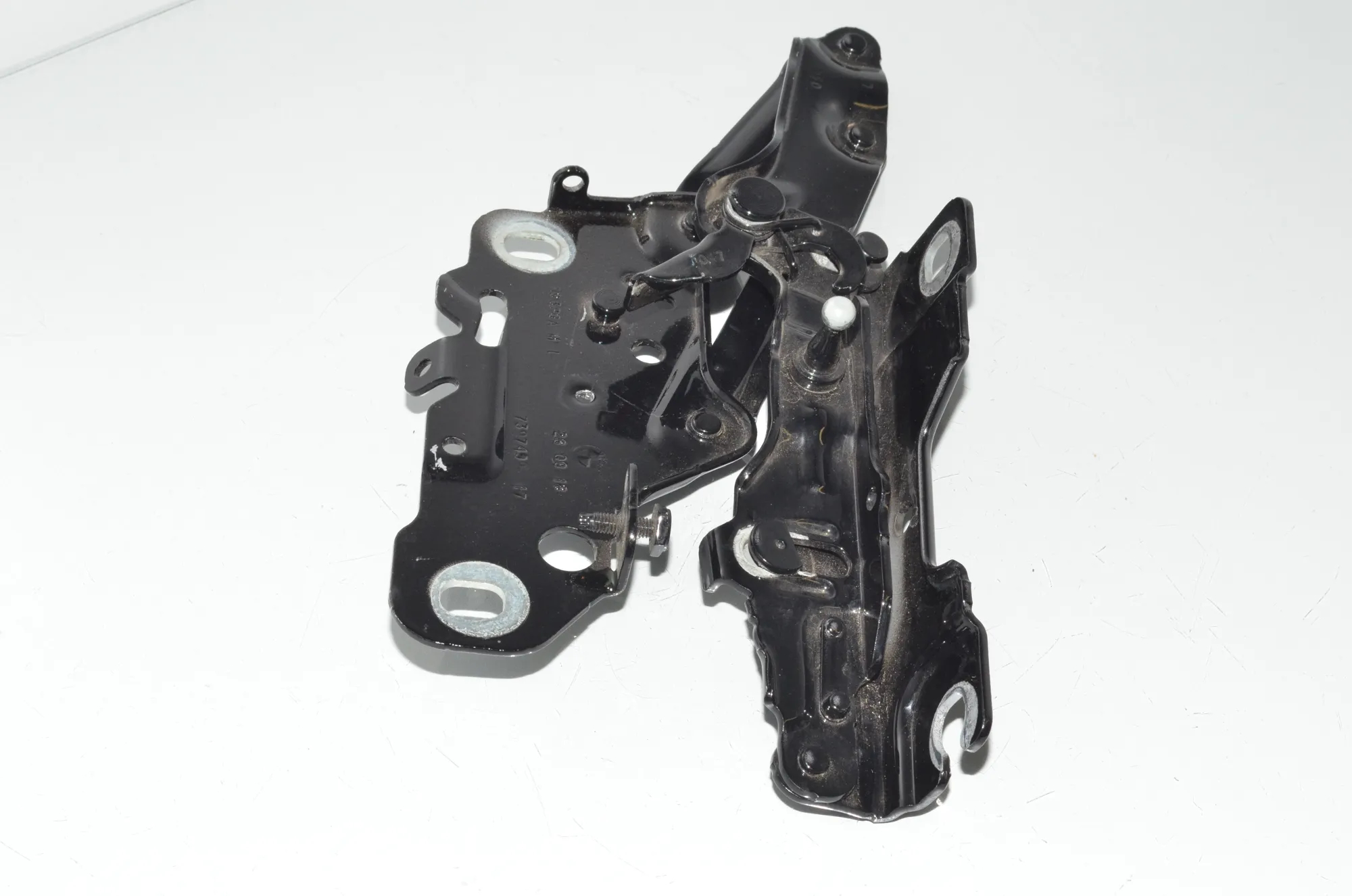 Front Left Bonnet Hinge – OEM 7397499 · BMW X3 (G01, F97) BMW X3 (G01, F97) xDrive 20 d 2019 – 5
