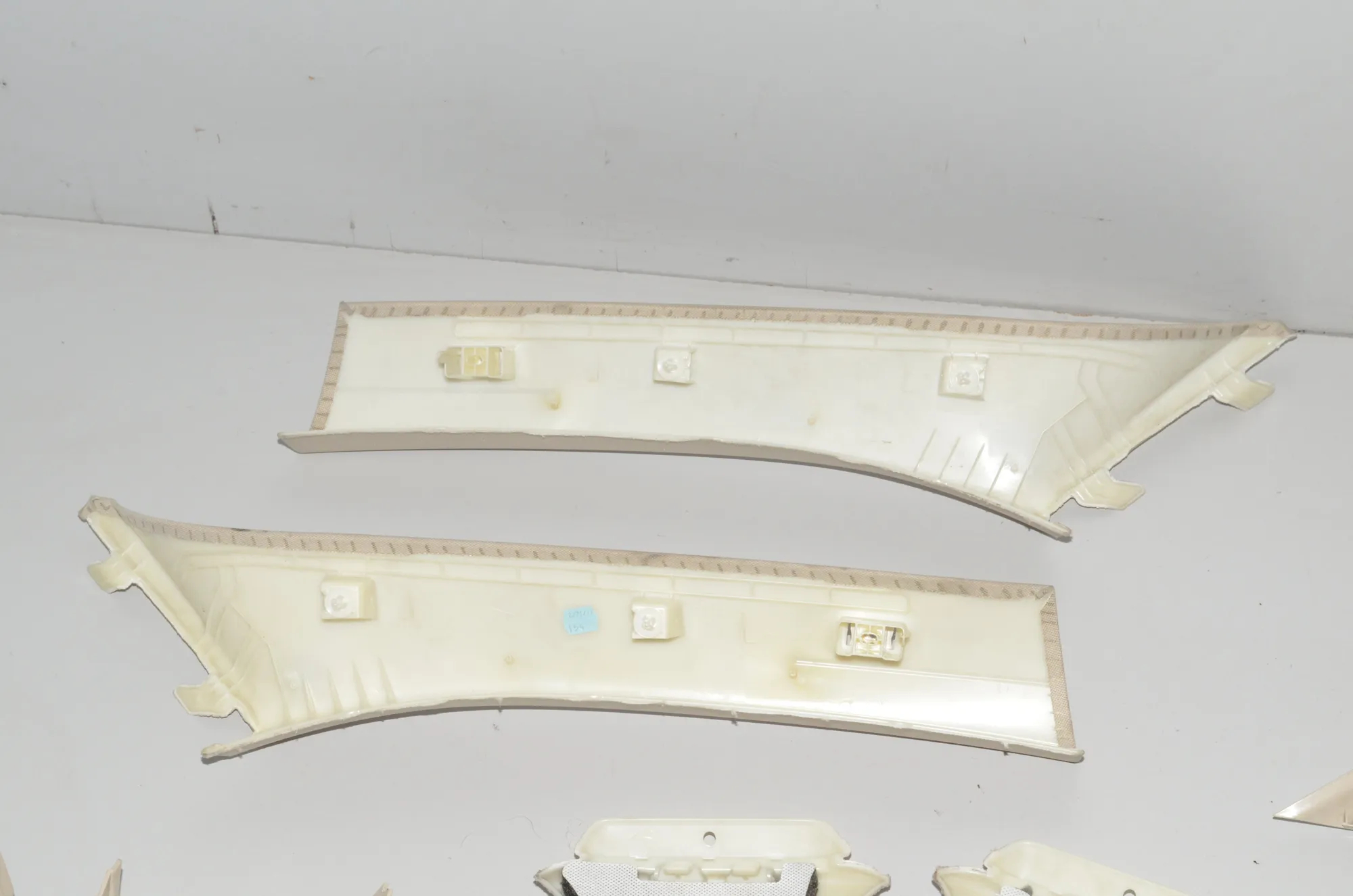 Interior Side Pillars Trim Kit – OEM 7396411 · BMW X3 (G01, F97) BMW X3 (G01, F97) xDrive 20 d 2019 – 12
