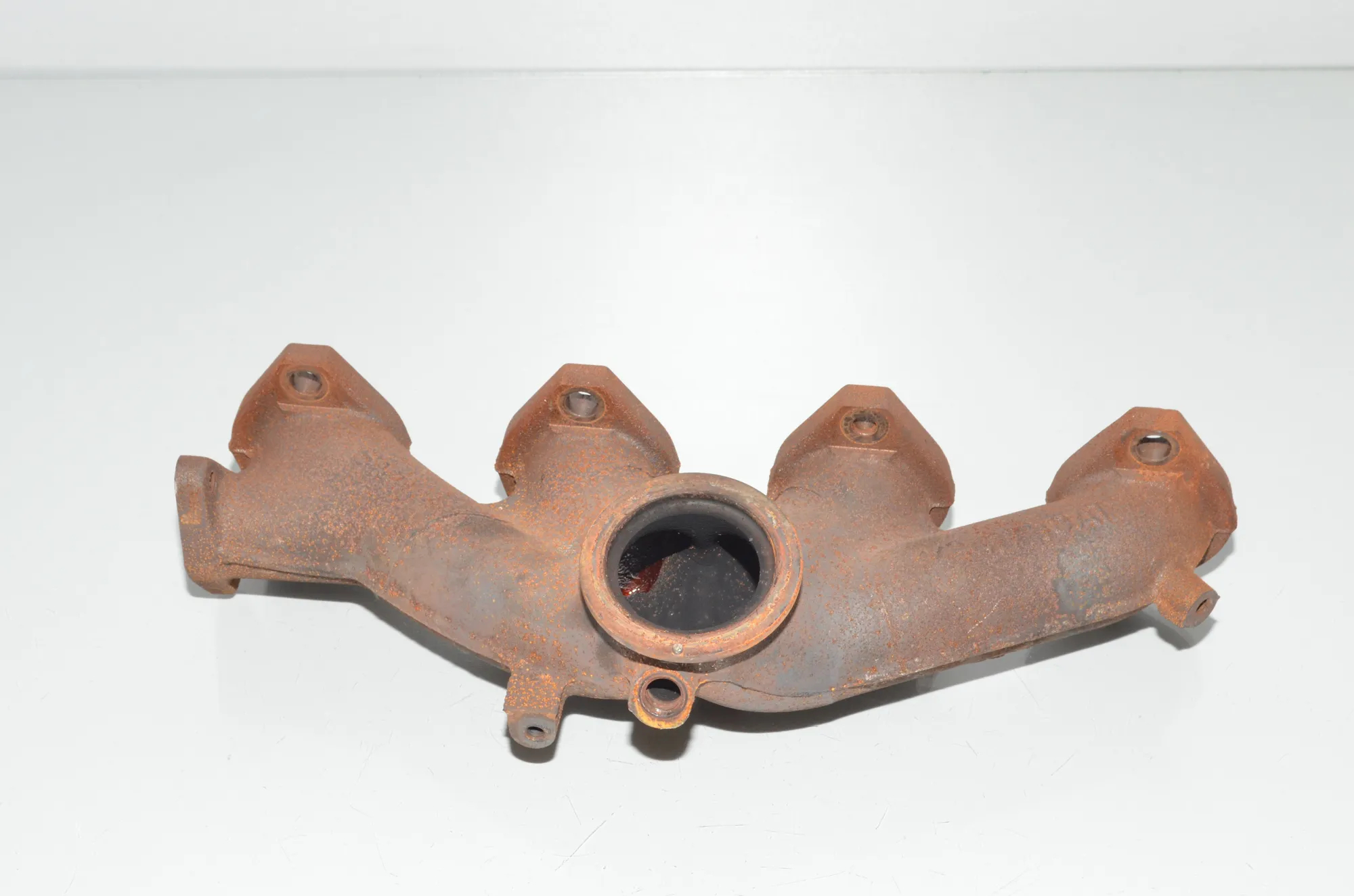 Exhaust Manifold – OEM 8519889 · BMW 2 Active Tourer (F45) 220 d 2015 – 2