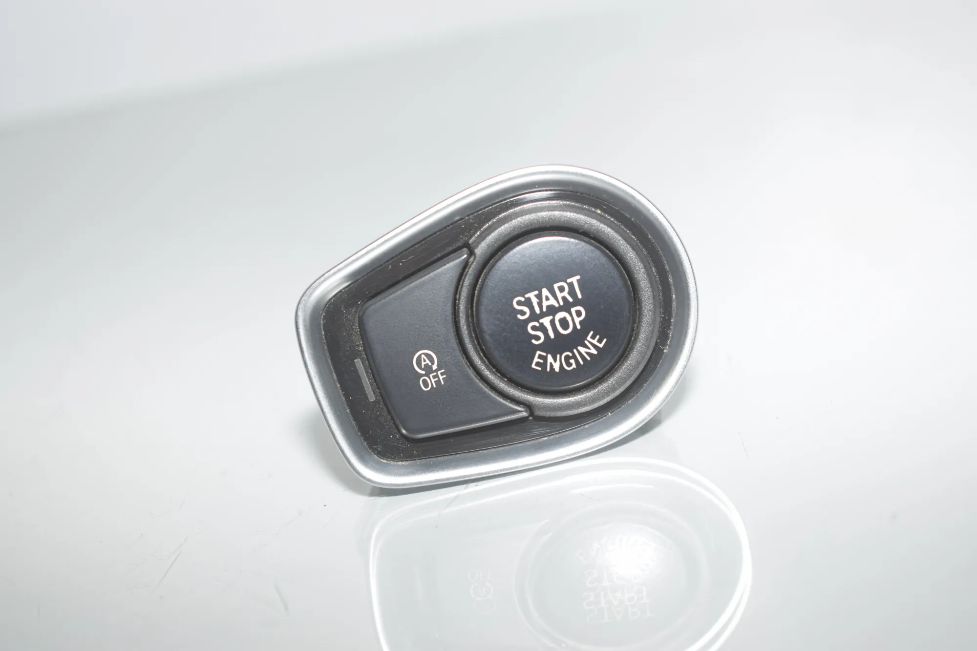 Ignition Start Button – OEM 9289135 · BMW 2 Active Tourer (F45) 220 d 2015 – 3