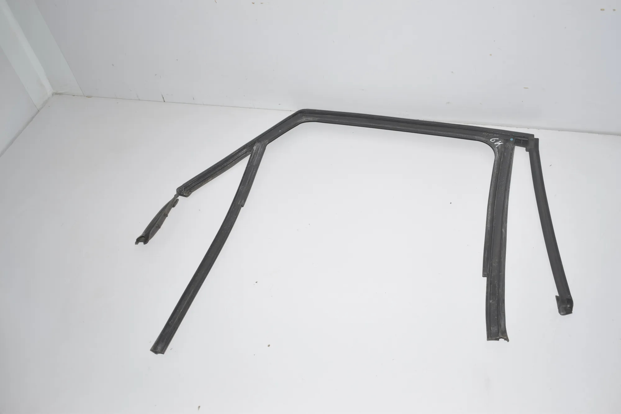 Rear Left Door Rubber Seal – OEM 7326149 · BMW 2 Active Tourer (F45) 220 d 2015 – 3