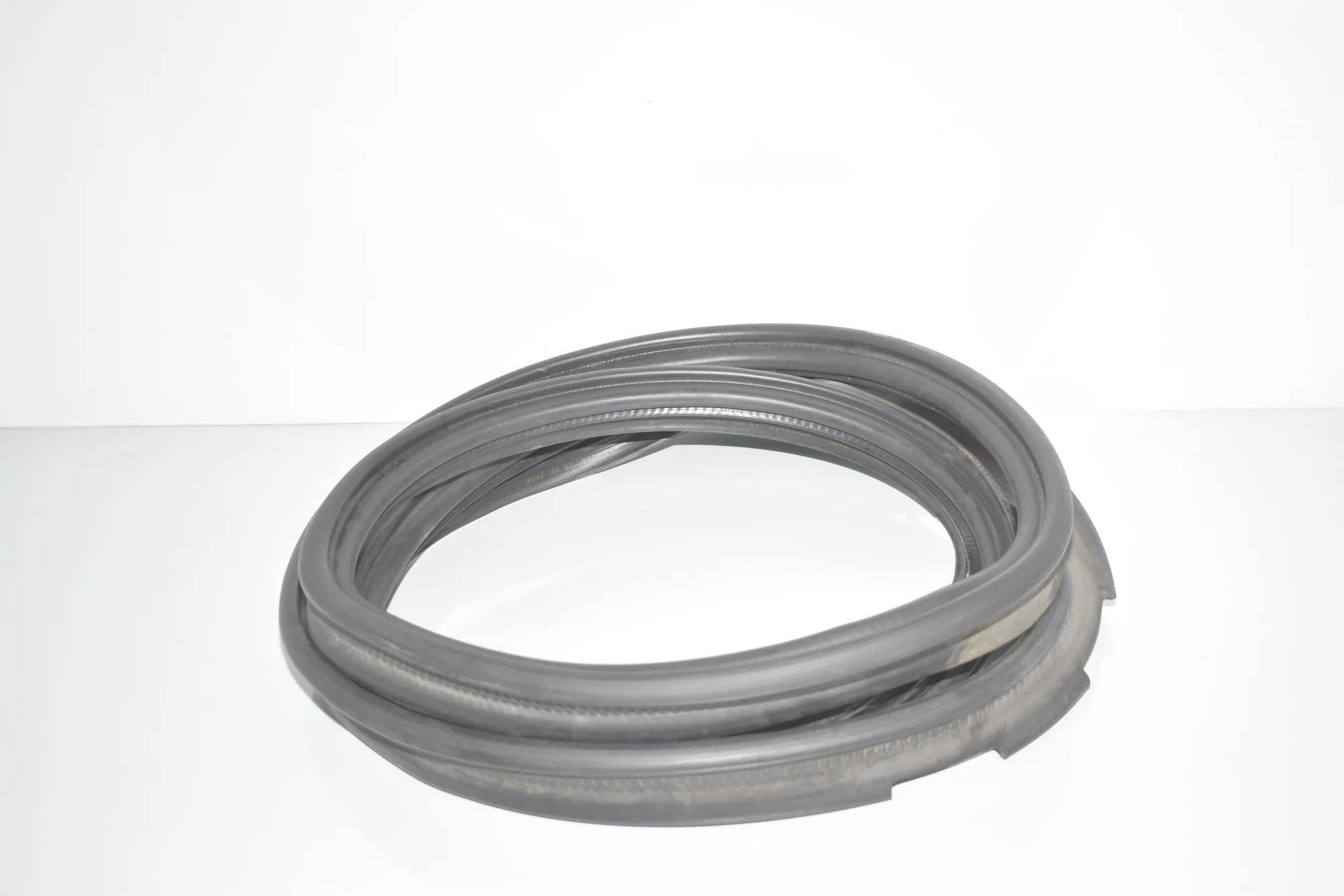 Tailgate Rubber Seal – OEM 7440481 · BMW 2 Active Tourer (F45) 220 d 2015