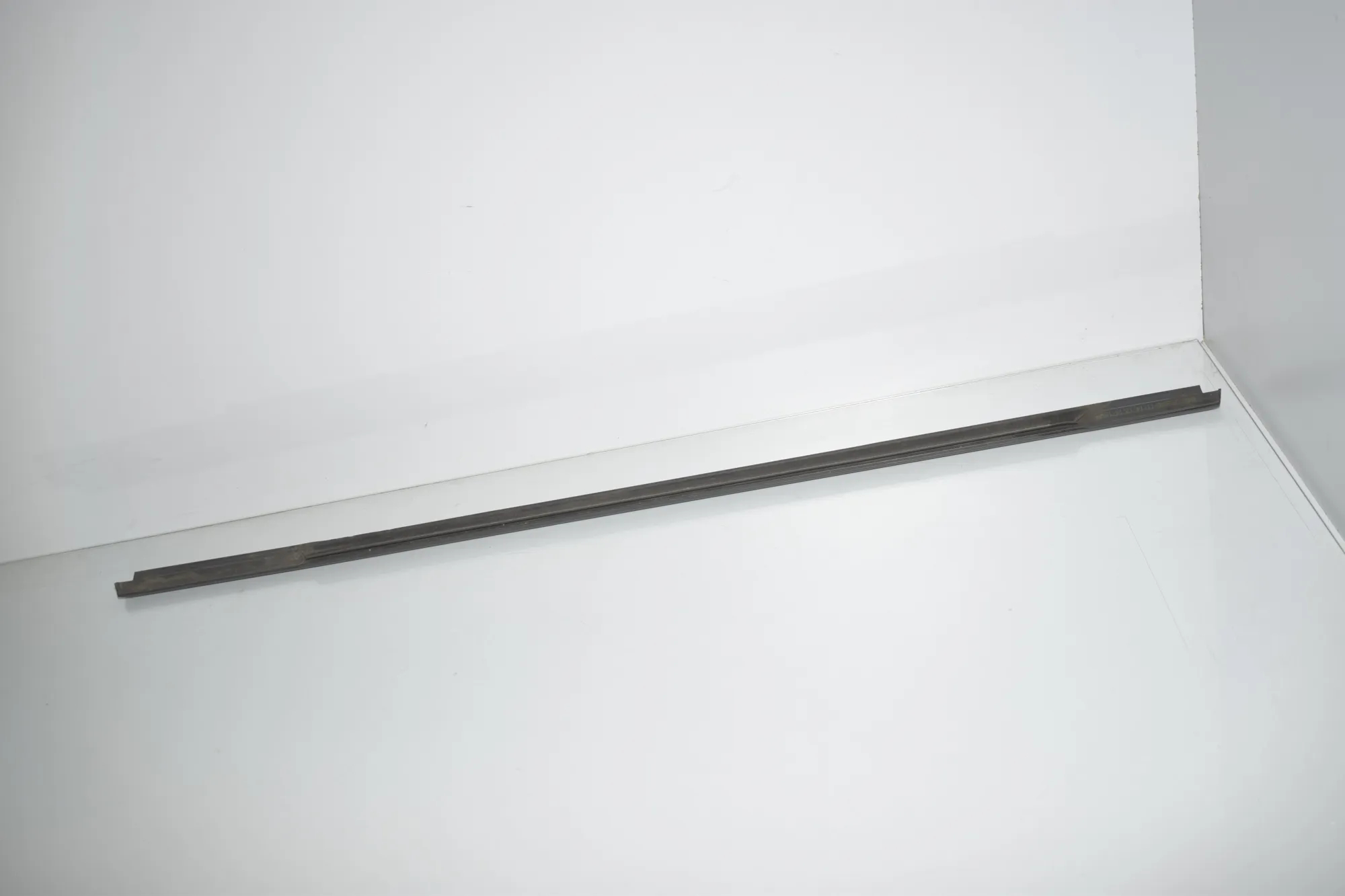 Rear Right Door Window Strip – OEM 7298846 · BMW 2 Active Tourer (F45) 220 d 2015 – 2