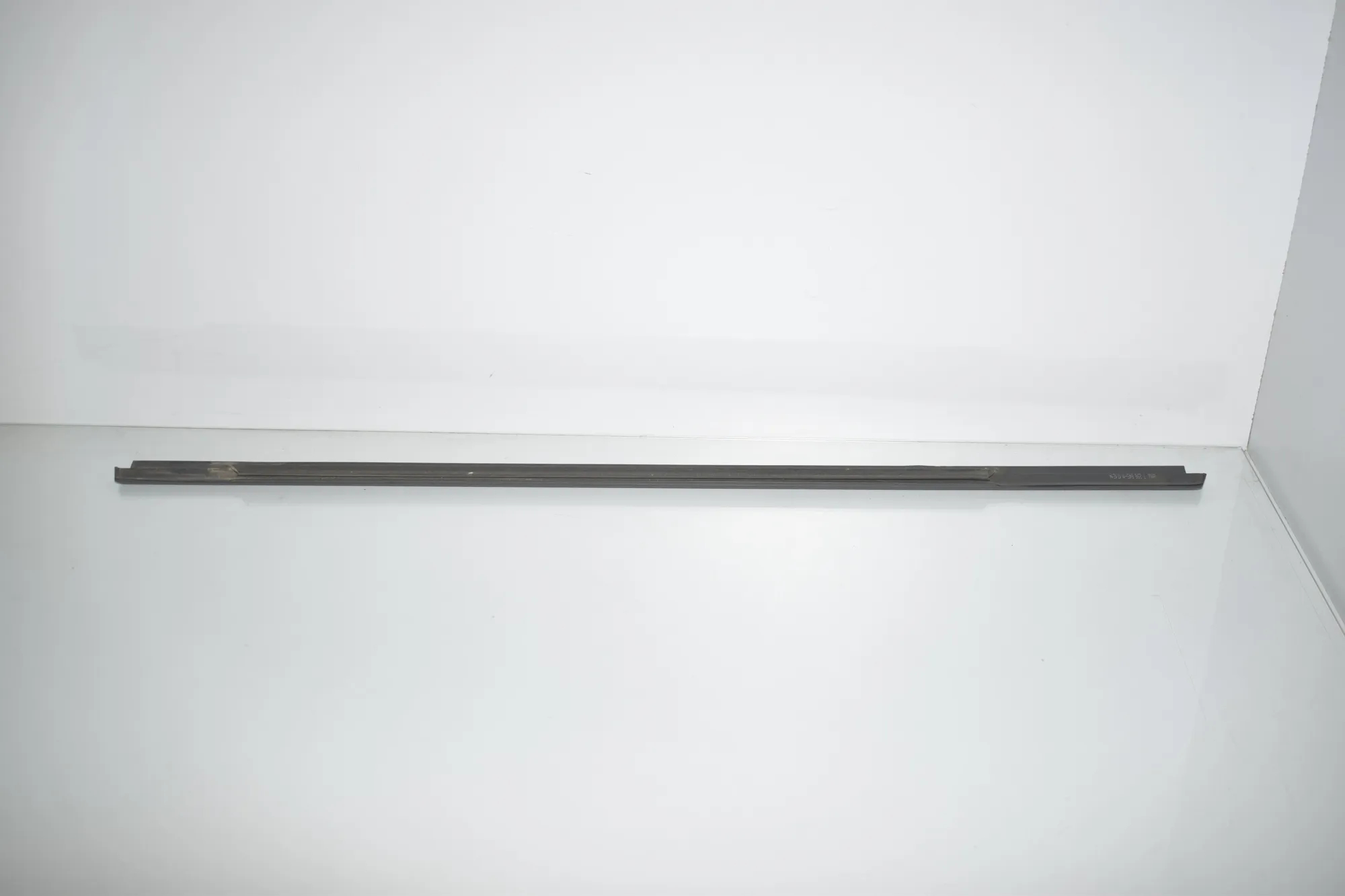 Rear Left Door Window Strip – OEM 7298845 · BMW 2 Active Tourer (F45) 220 d 2015 – 2