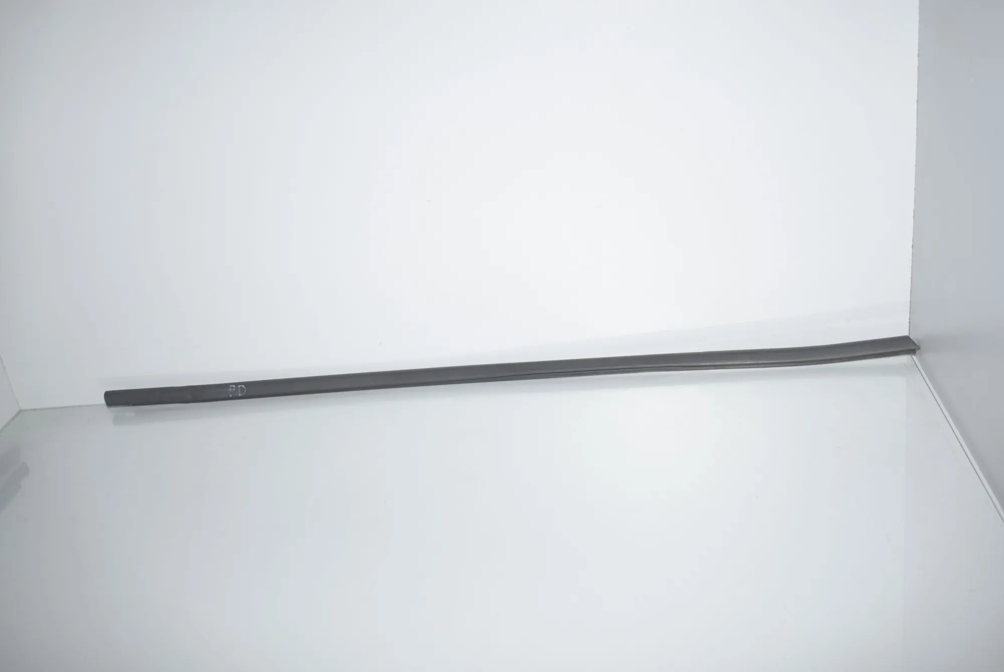 Front Right Door Window Strip – OEM 7298824 · BMW 2 Active Tourer (F45) 220 d 2015 – 2