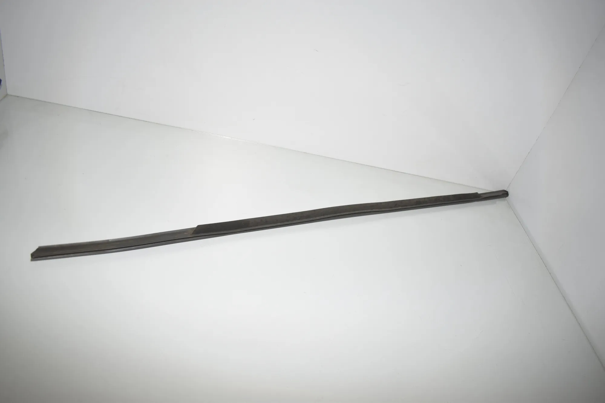 Front Right Door Window Strip – OEM 7298824 · BMW 2 Active Tourer (F45) 220 d 2015 – 5
