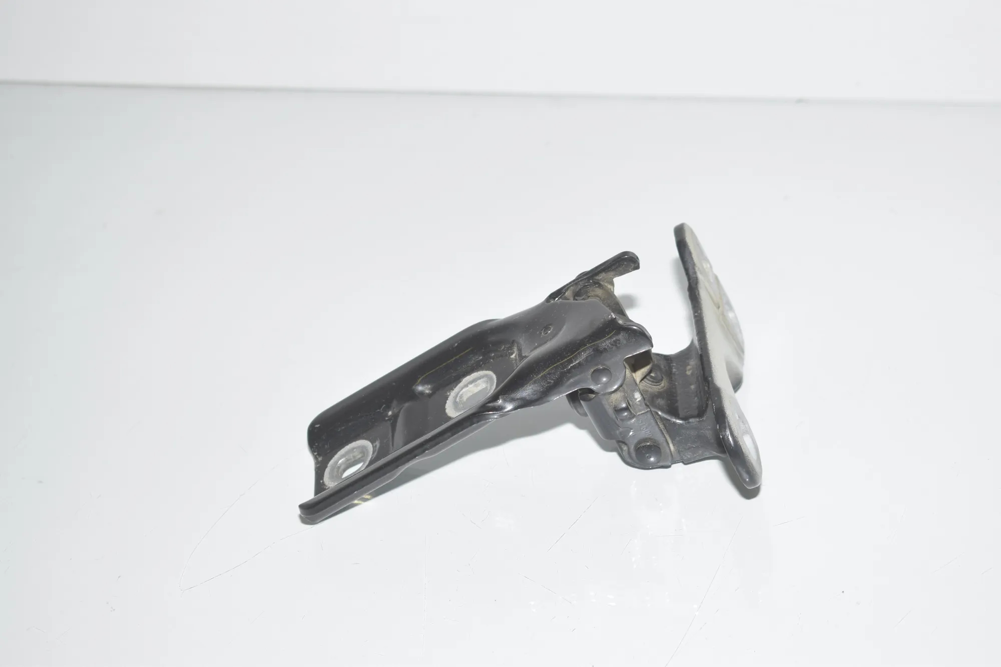 Left Side Bootlid Hinge – OEM 7300809 · BMW 2 Active Tourer (F45) 220 d 2015 – 2