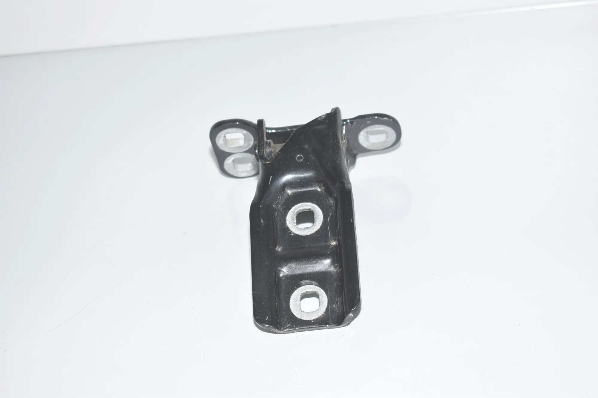 Left Side Bootlid Hinge – OEM 7300809 · BMW 2 Active Tourer (F45) 220 d 2015