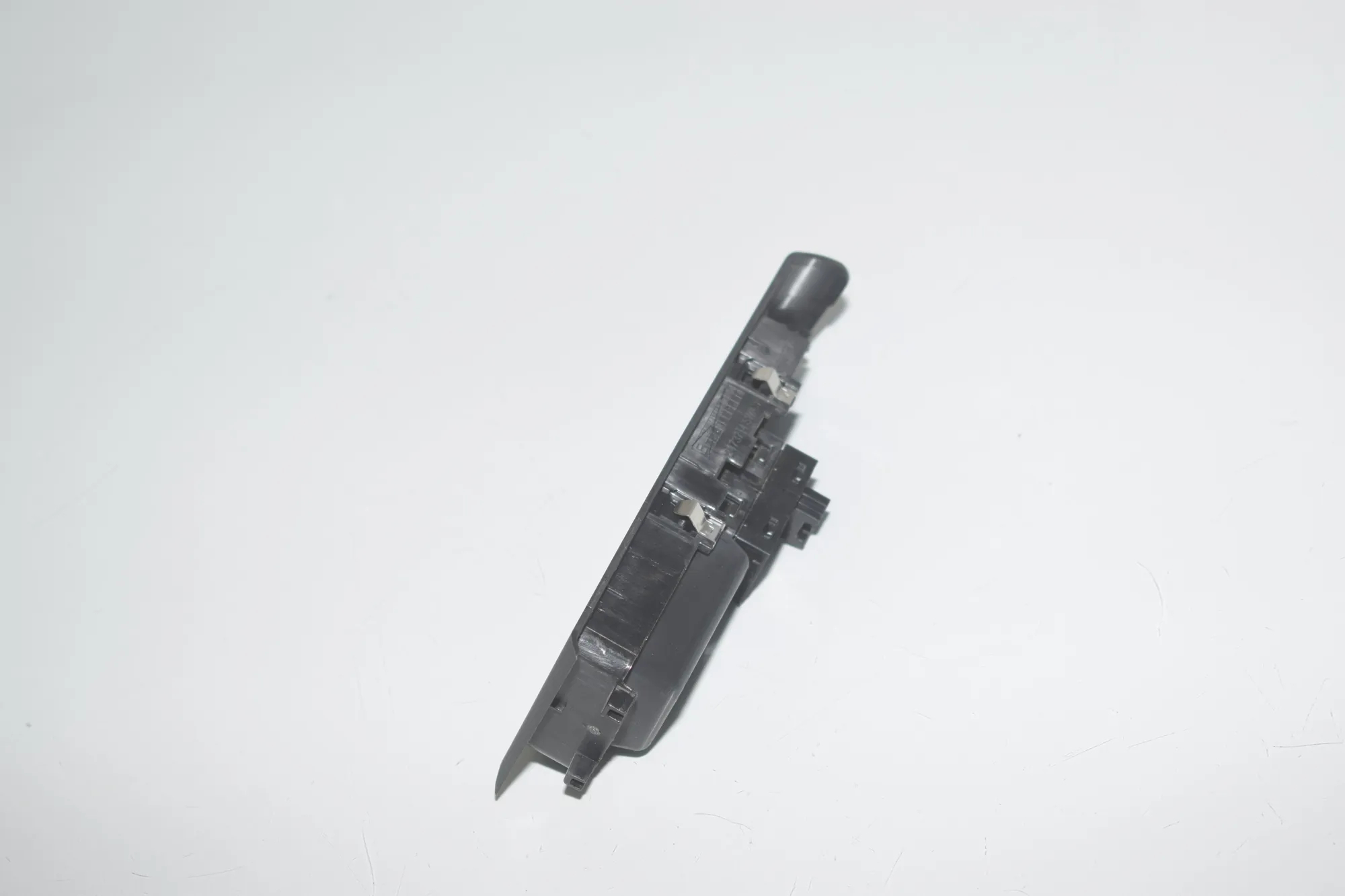 Rear Left Door Window Switch – OEM 9208107 · BMW 2 Active Tourer (F45) 220 d 2015 – 3