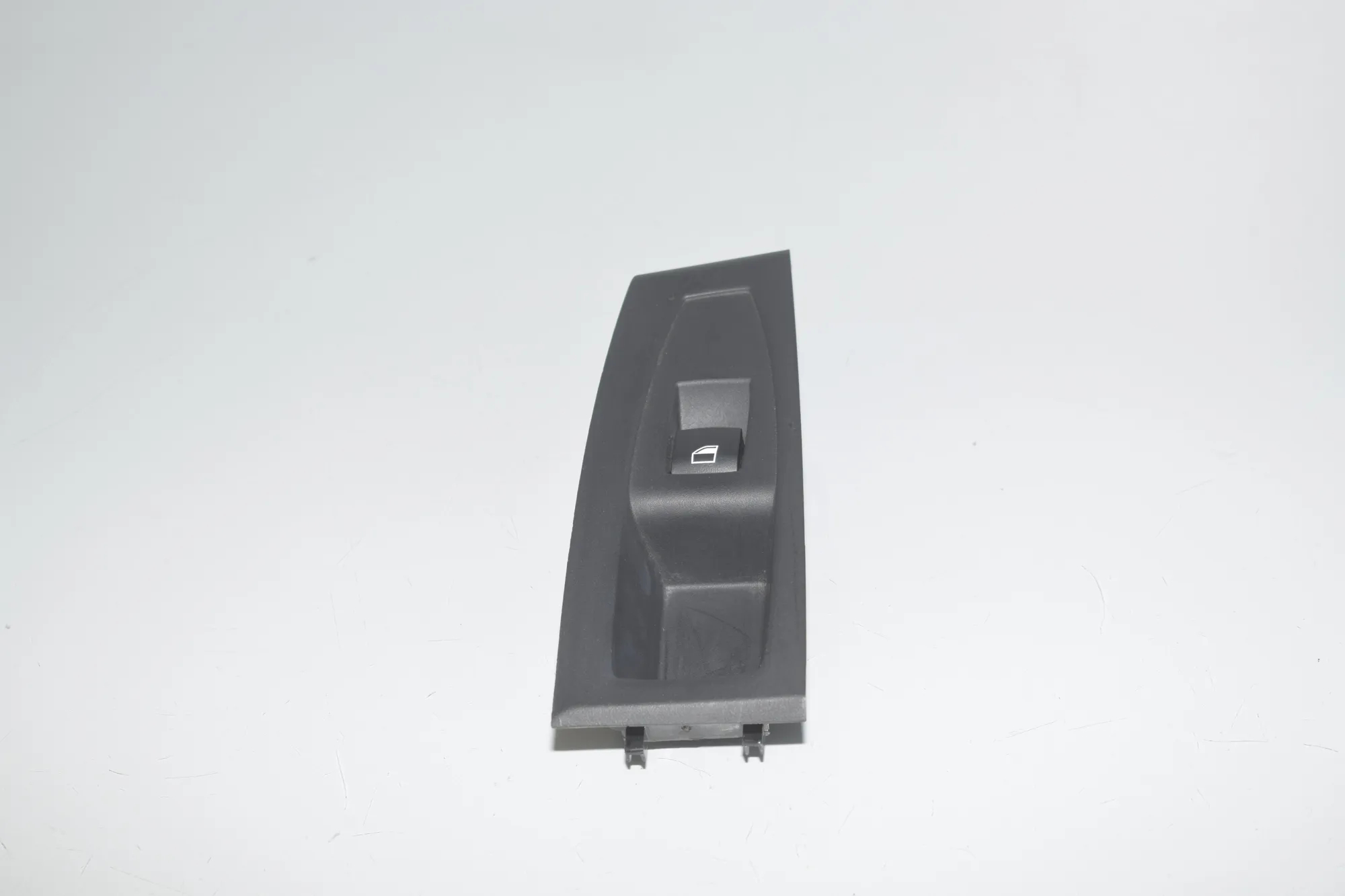 Rear Left Door Window Switch – OEM 9208107 · BMW 2 Active Tourer (F45) 220 d 2015