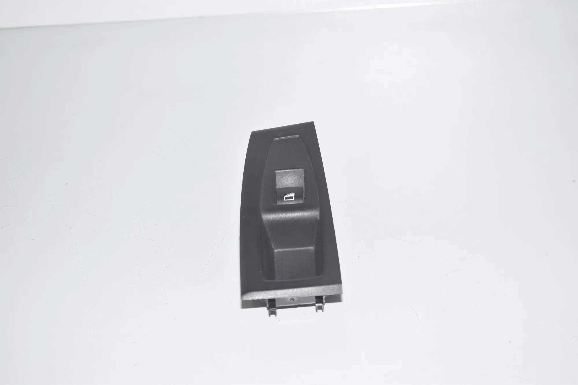 Rear Right Door Window Switch – OEM 9208107 · BMW 2 Active Tourer (F45) 220 d 2015