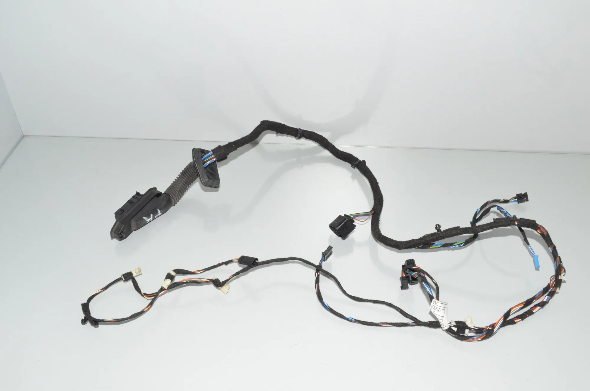 Front Left Door Wiring – OEM 9269944 · BMW X1 (E84) xDrive 20 i 2014 – 2