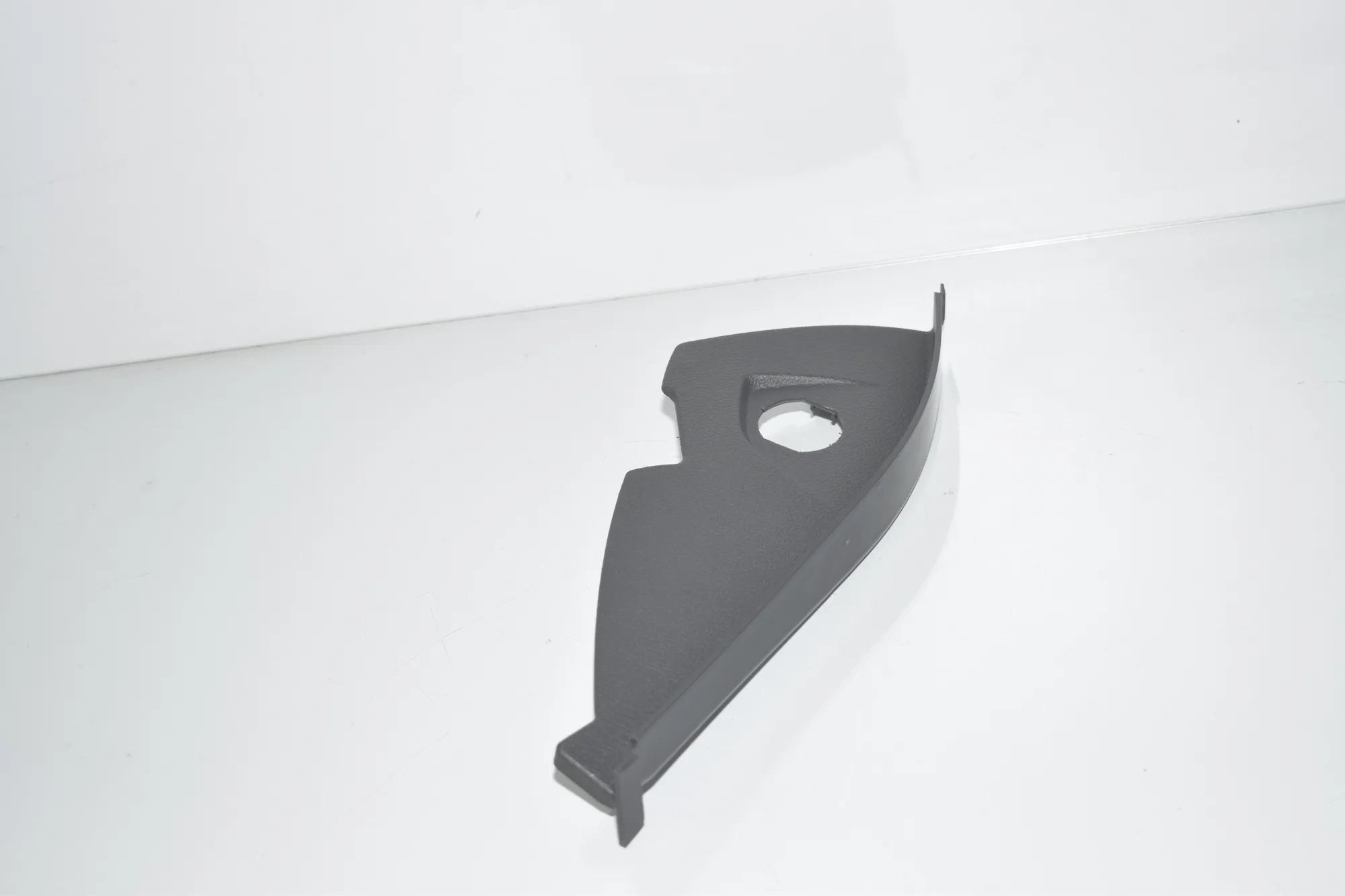 Dashboard Side Trim – OEM 9262980 · BMW 2 Active Tourer (F45) 220 d 2015 – 2