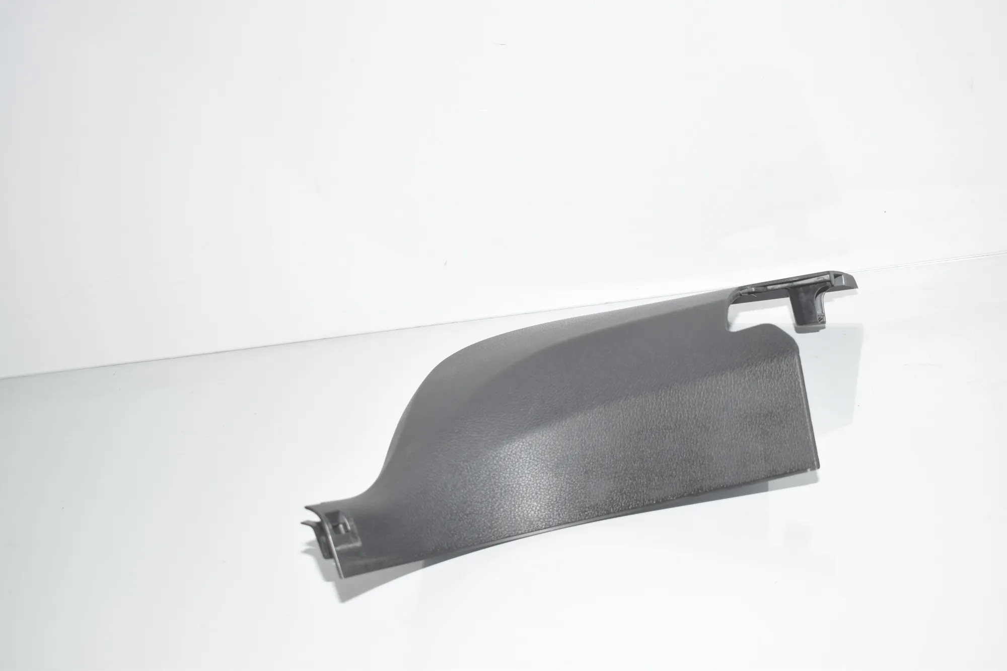 Front Right Interior Step Trim – OEM 7298814 · BMW 2 Active Tourer (F45) 220 d 2015 – 2